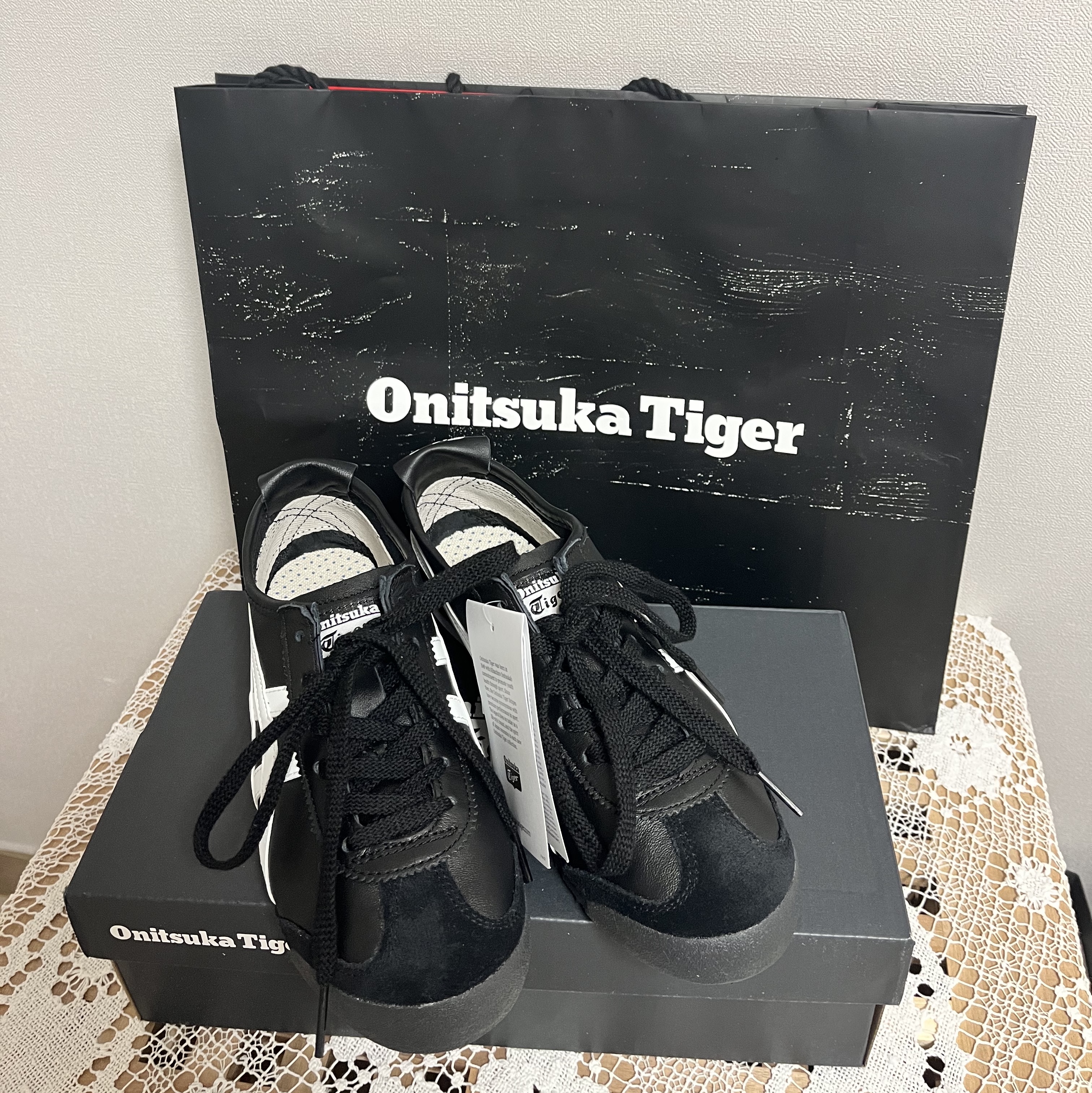 Onitsuka Tiger Mexico 66 Black White 착용 스타일 - 2