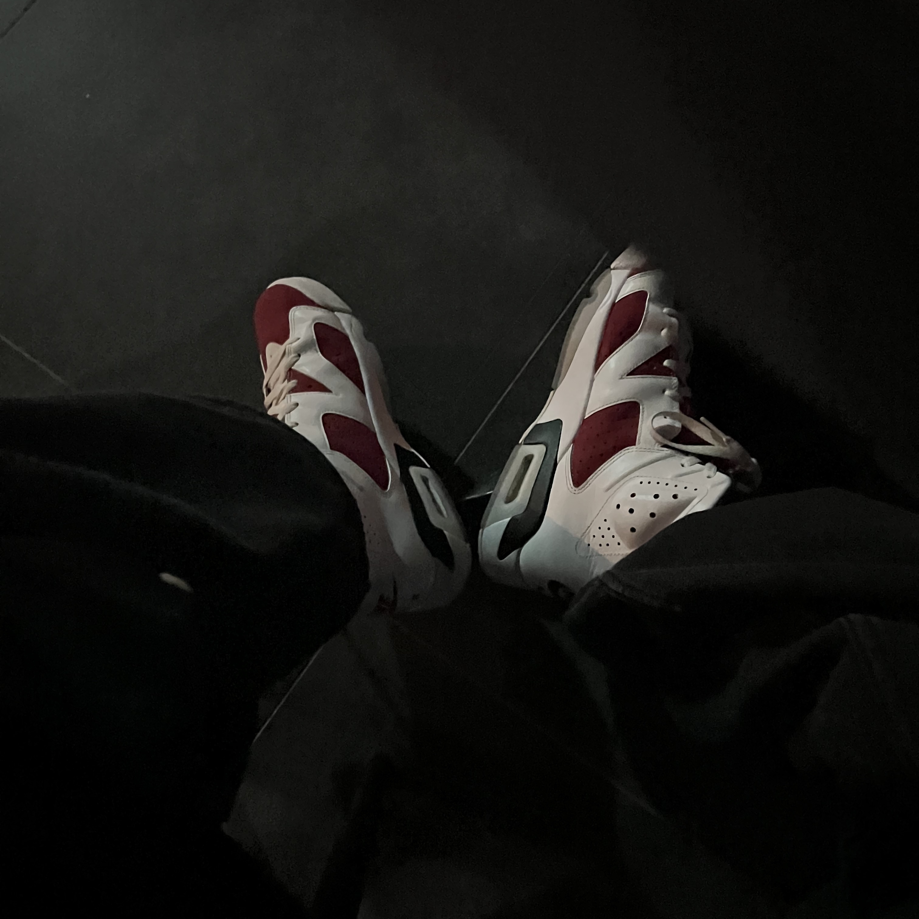 Jordan 6 Retro Carmine 2021 착용 스타일 - 2