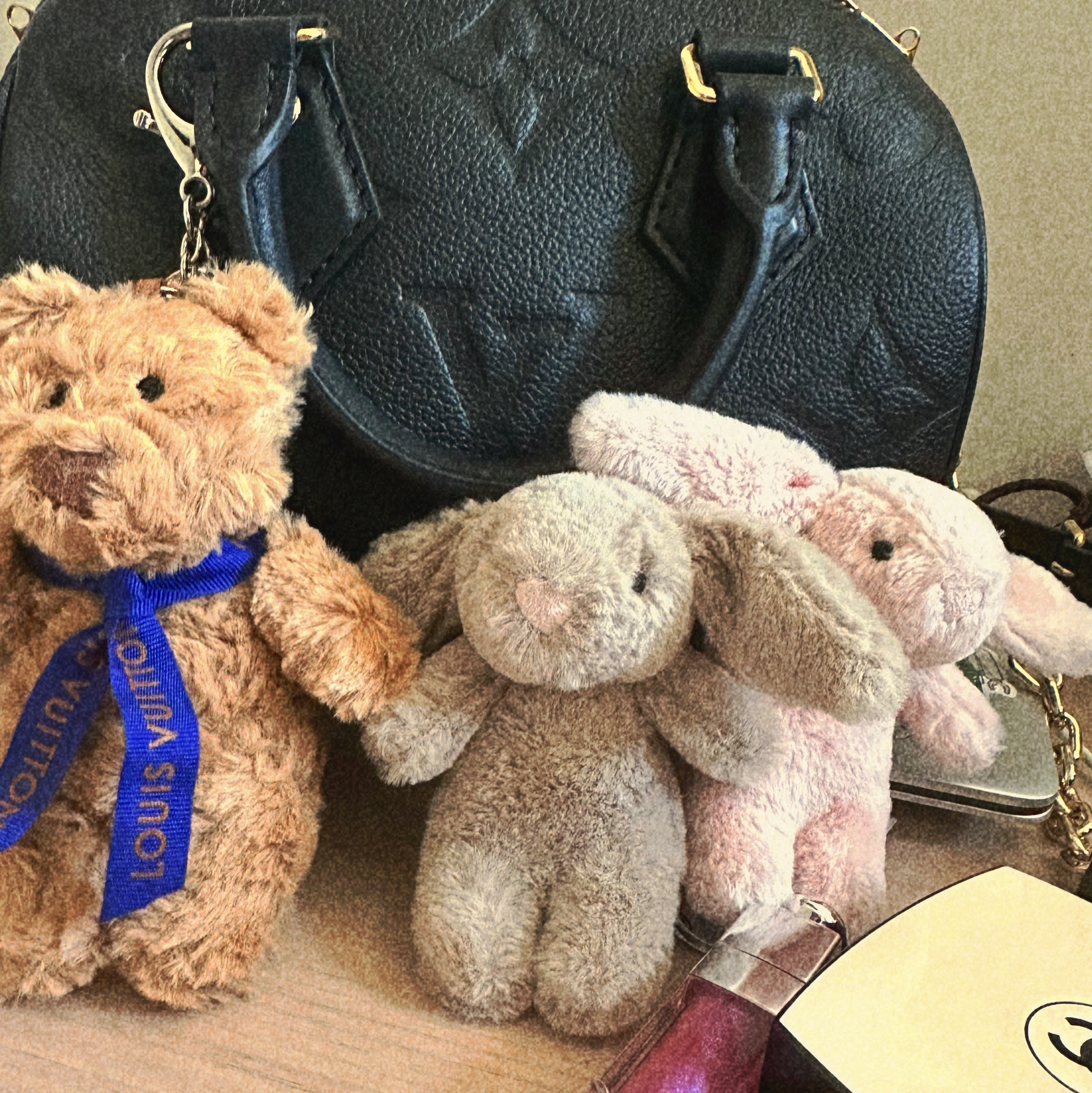 Apple iPhone 14 Pro 128GB Deep Purple (Korean Ver.), Jellycat Bashful Bunny Bag Charm Beige 착용 스타일 - 2