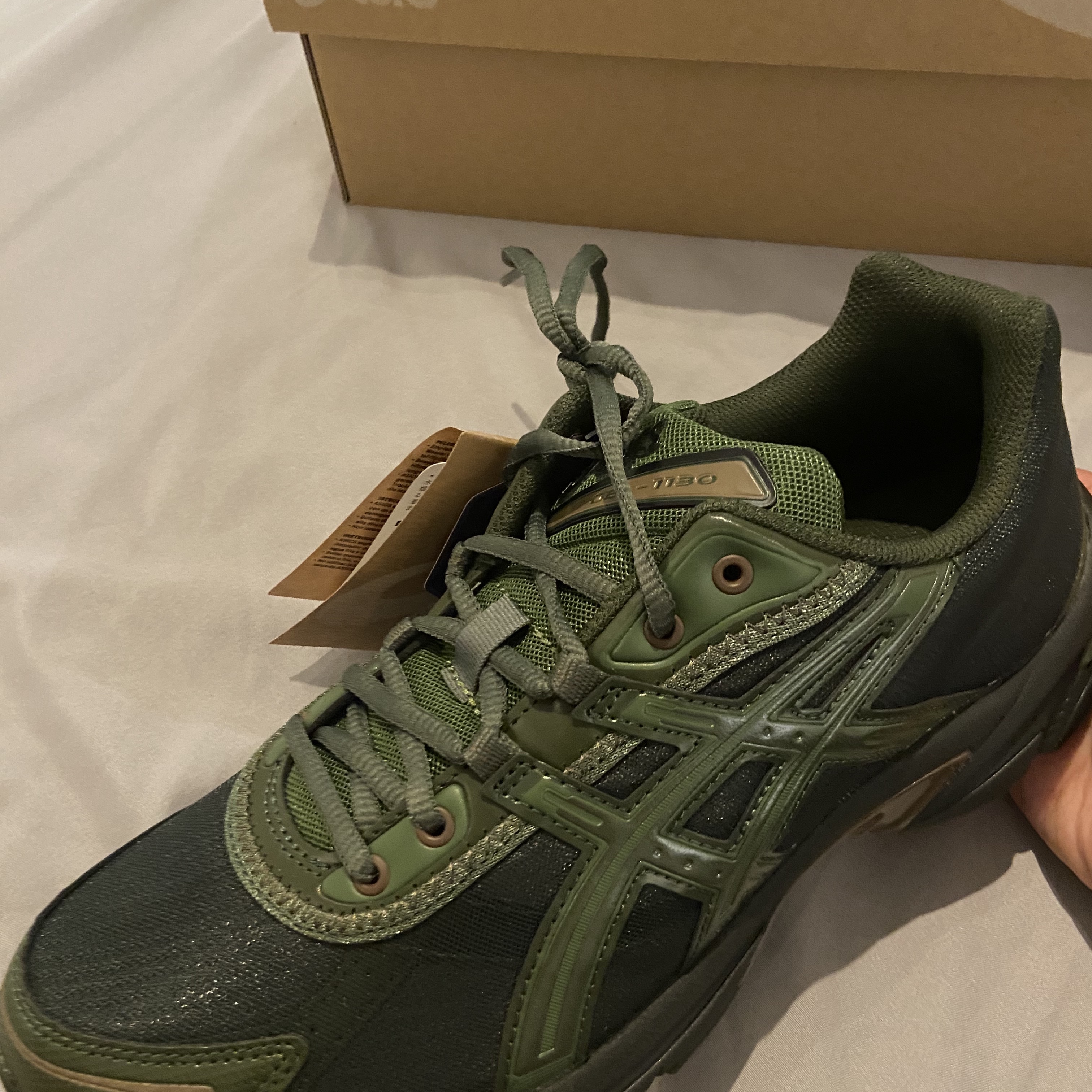 Asics UB4-S Gel-1130 Graphite Grey, Asics Gel-1130 Wild Dove White - Folder Exclusive 착용 스타일