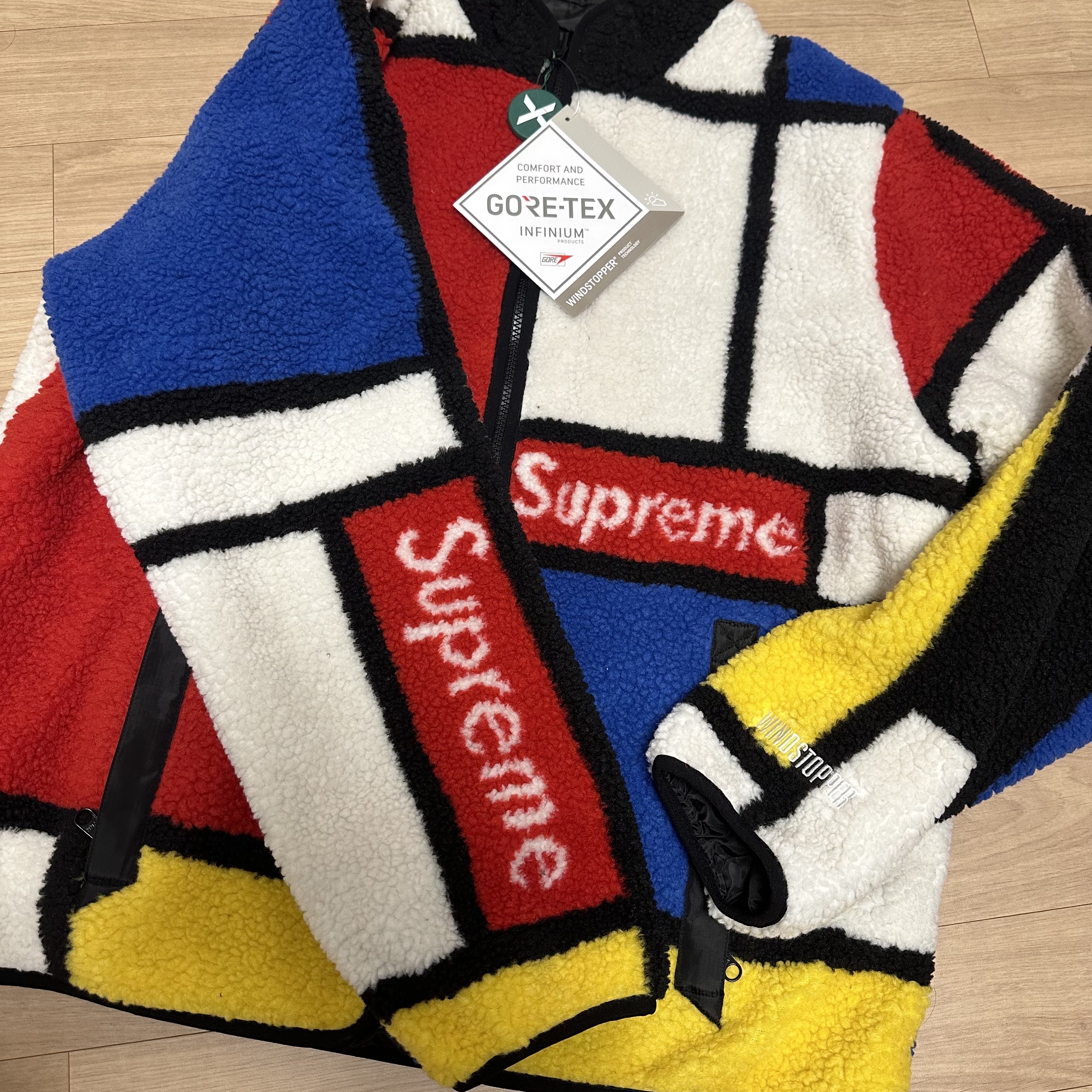 Supreme Reversible Colorblocked Fleece Jacket Red - 20FW 착용 스타일 - 1