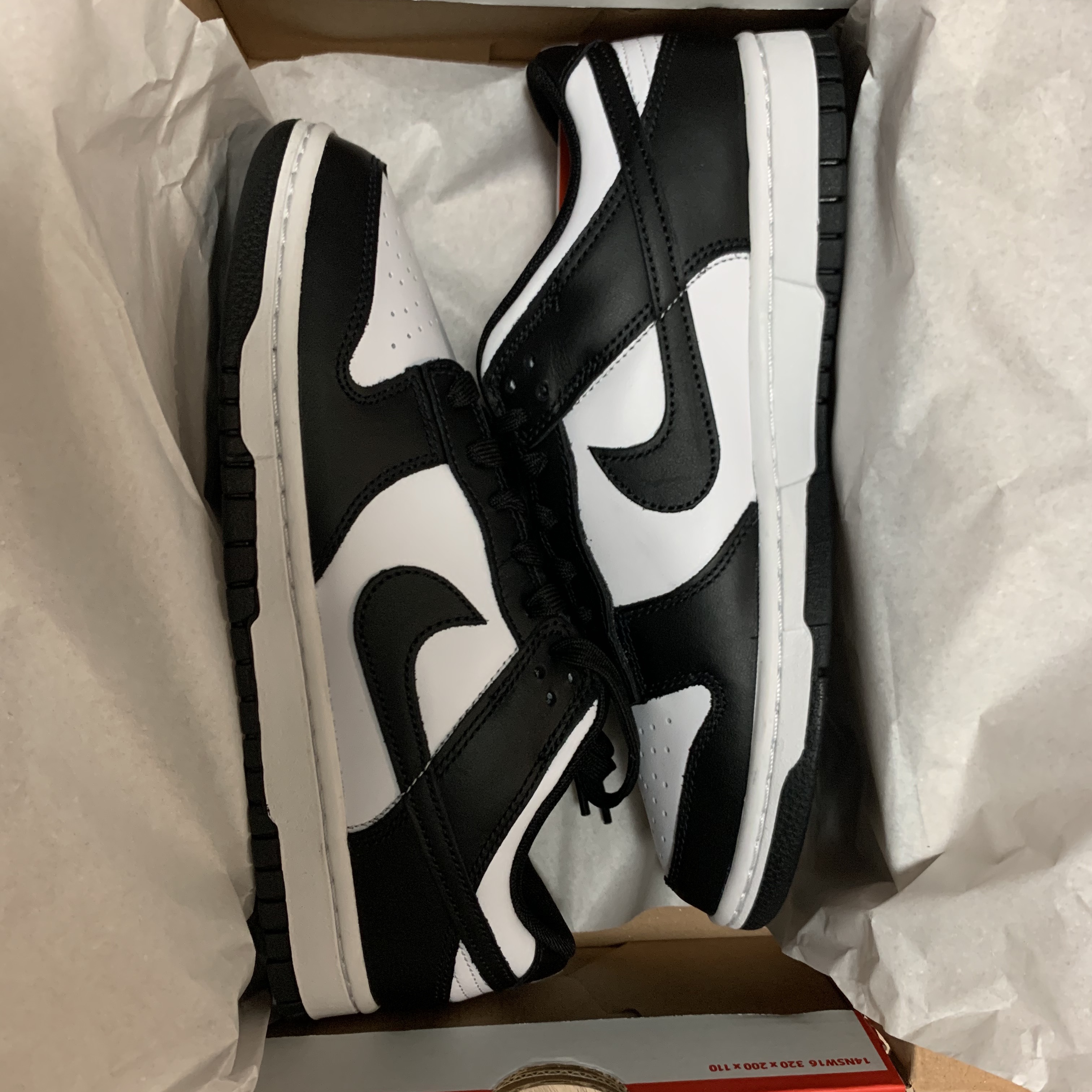 Nike Dunk Low Retro Black 착용 스타일