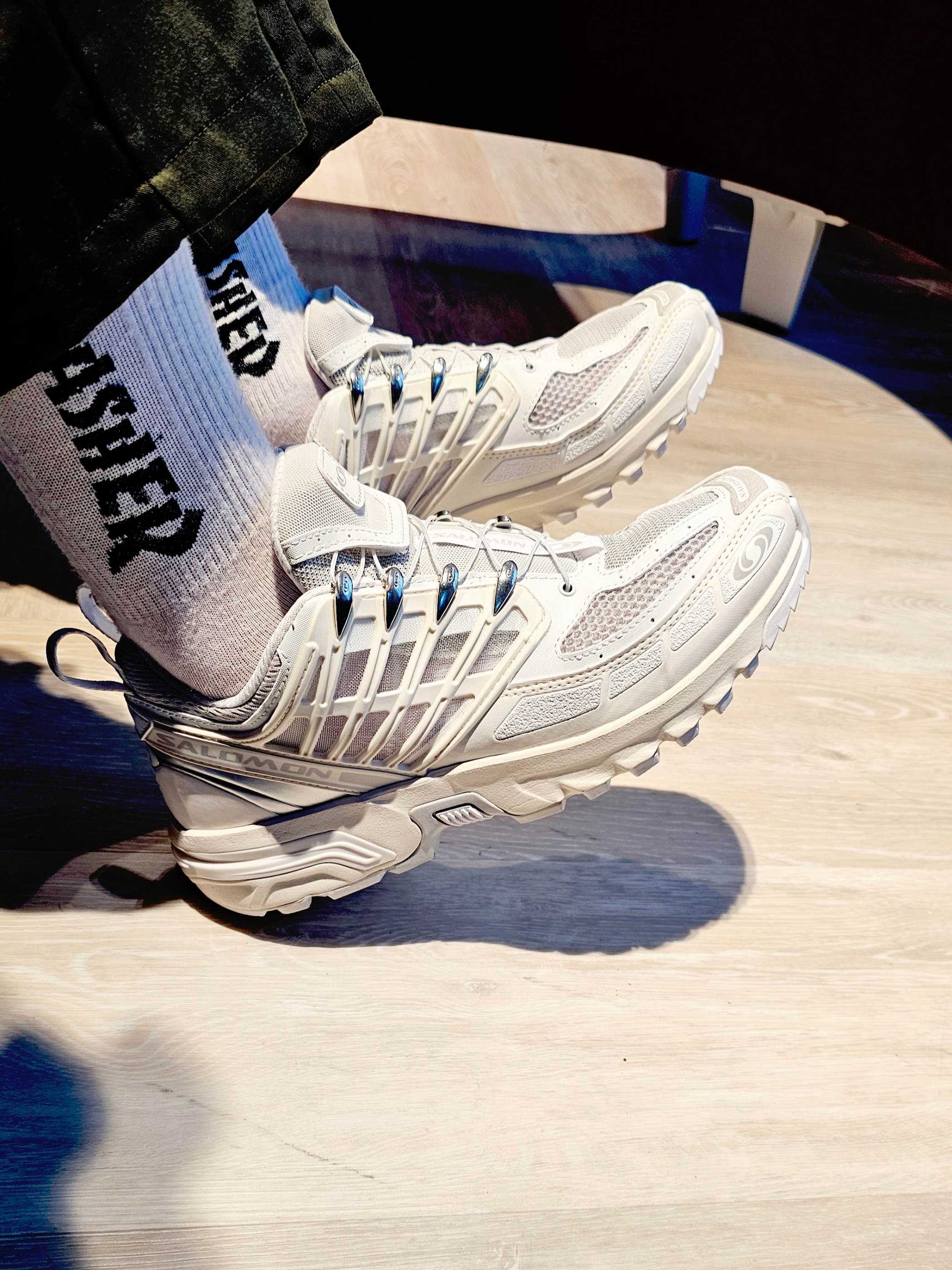 Salomon ACS Pro White Vanilla Ice 착용 스타일