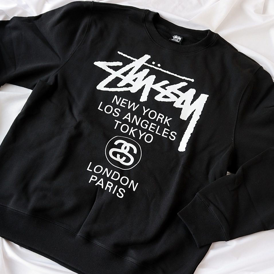 Stussy World Tour Crew Black 2023 착용 스타일 - 1