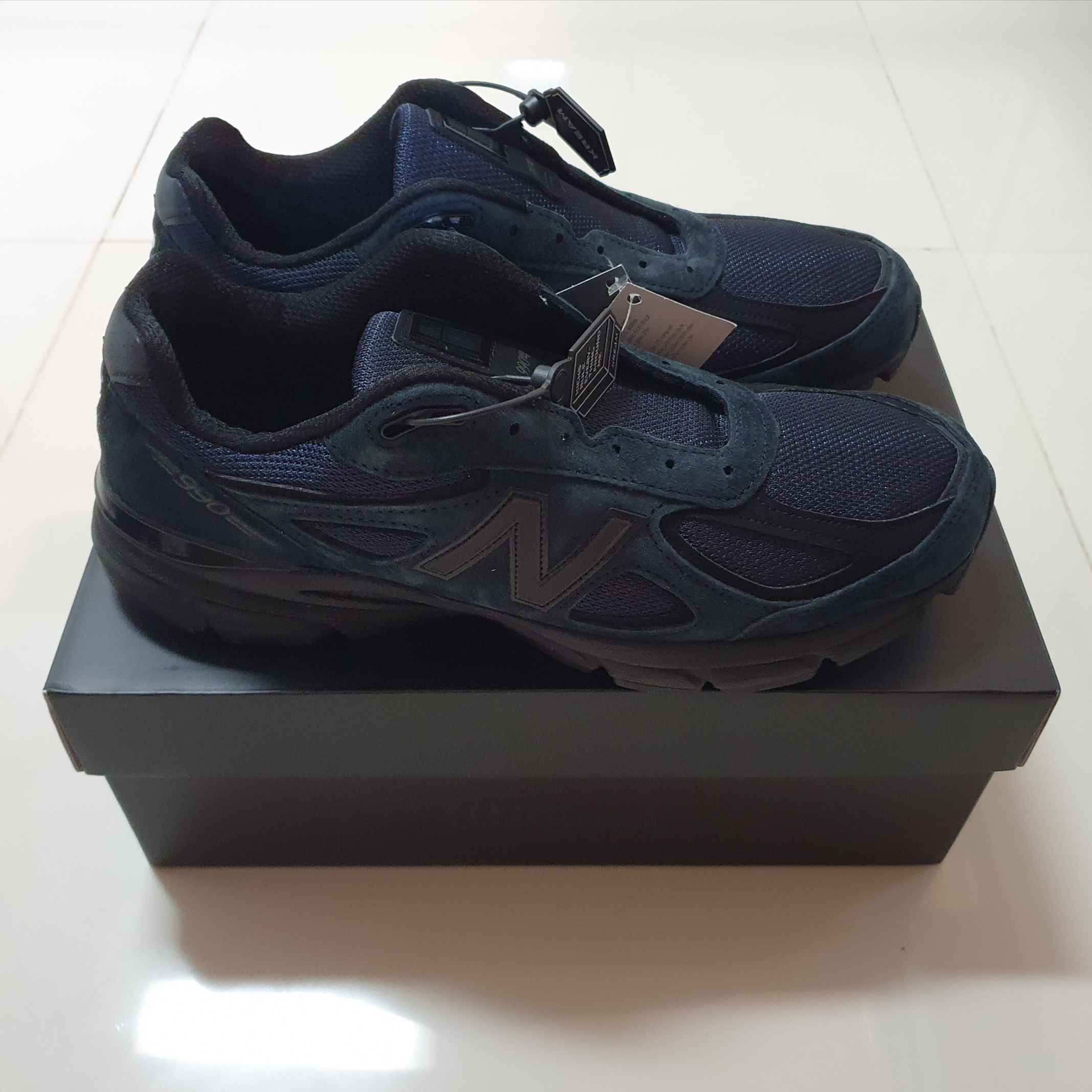 New Balance x JJJJound 990v4 Navy 착용 스타일