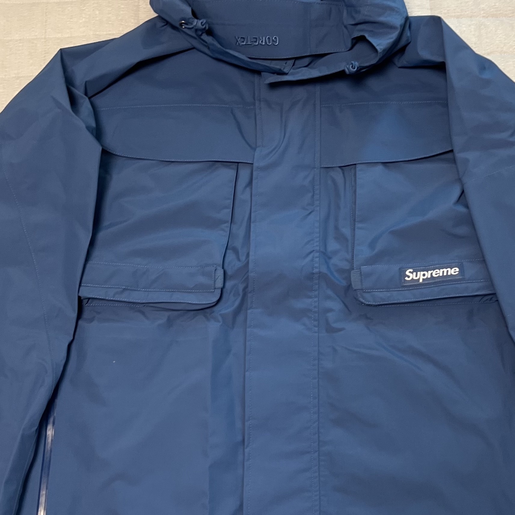Supreme Gore-Tex Paclite Lightweight Shell Jacket Blue - 23SS 착용 스타일 - 2