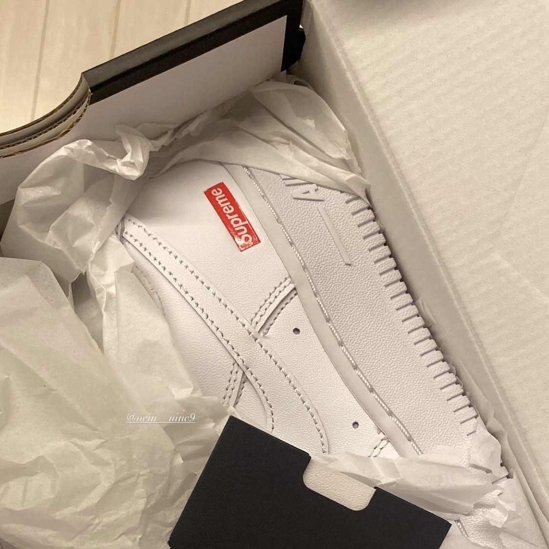Nike x Supreme Air Force 1 Low White 착용 스타일