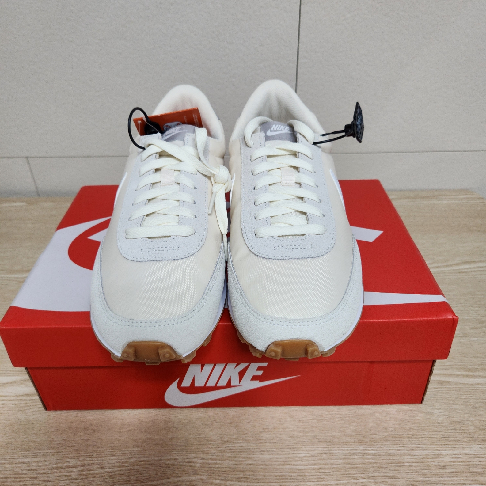 (W) Nike Daybreak Summit White 착용 스타일