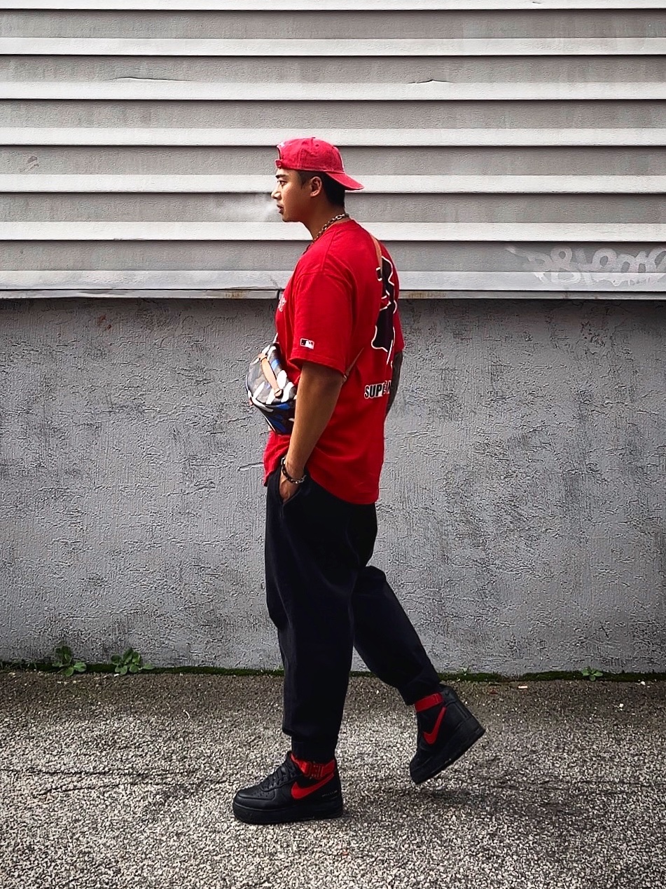 Supreme Pigment Canvas S Logo 6-Panel Red - 23SS, Supreme x MLB Kanji Teams T-Shirt Yankees Red - 22FW 착용 스타일 - 2