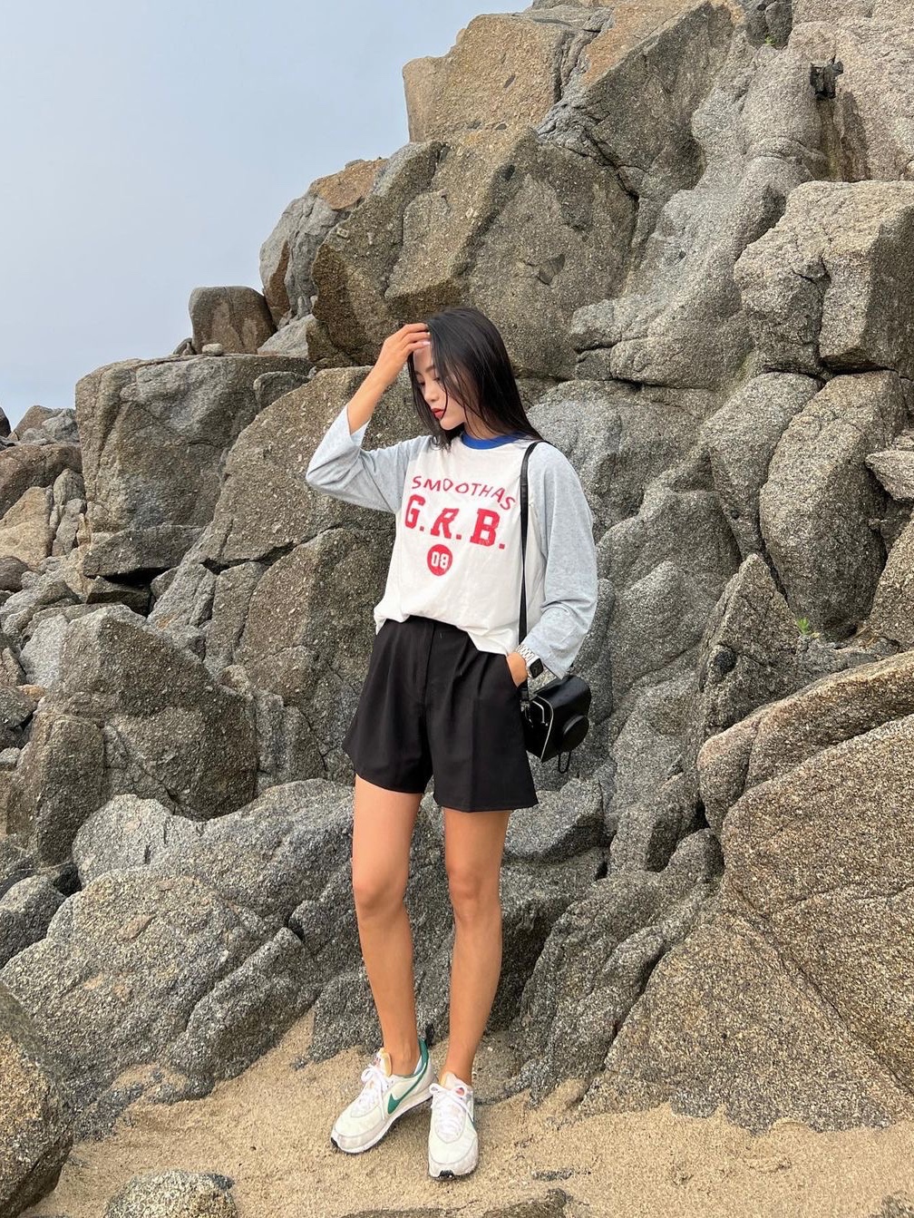 Green Butter Women Raglan Sleeve Cookie T-Shirt Green Blue, Green Butter Women Raglan Sleeve Cookie T-Shirt Cobalt Blue Red 착용 스타일 - 2