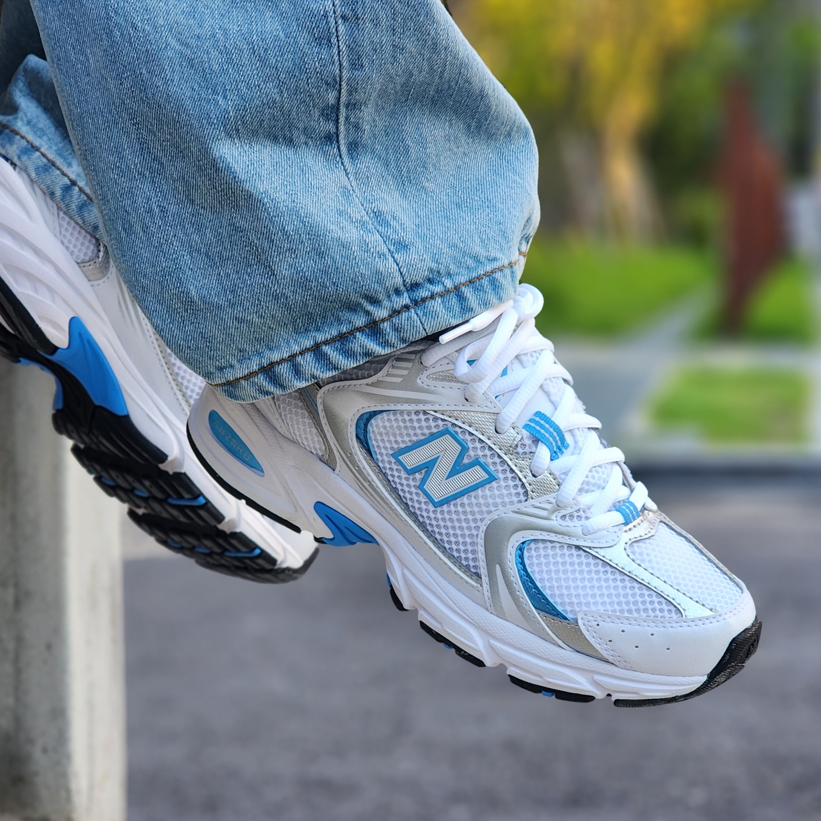 New Balance 530 Sky Blue 착용 스타일 - 1