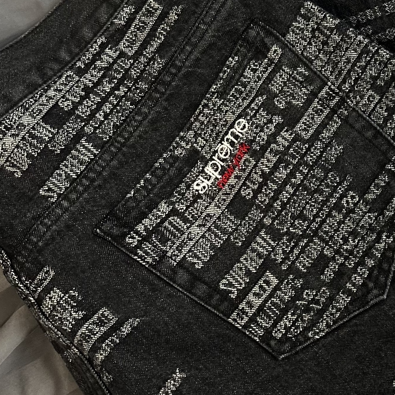 Supreme Trademark Jacquard Baggy Jean Washed Black - 23SS 착용 스타일