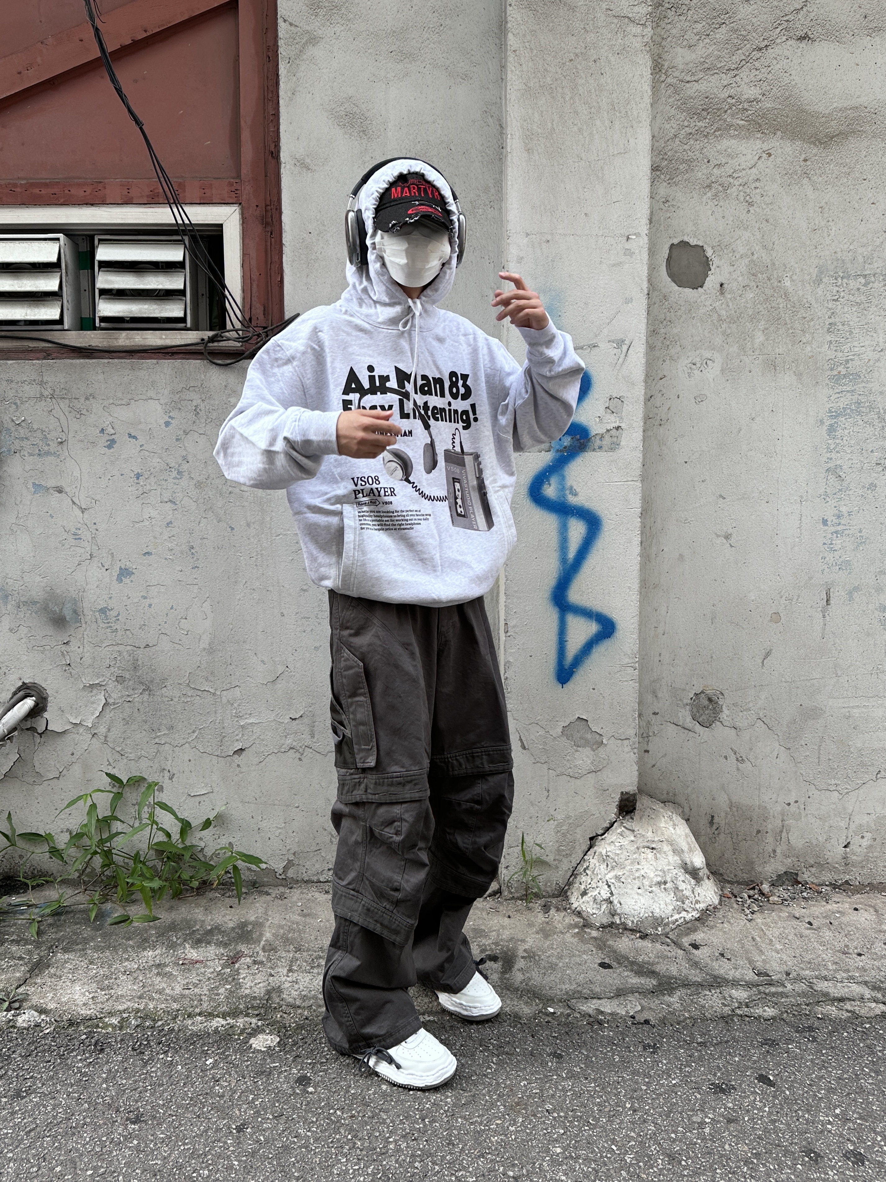 Farfromwhat Far Layered Work Pants Charcoal, Maison Mihara Yasuhiro Wayne OG Sole Leather Low-top Sneakers White 착용 스타일 - 1