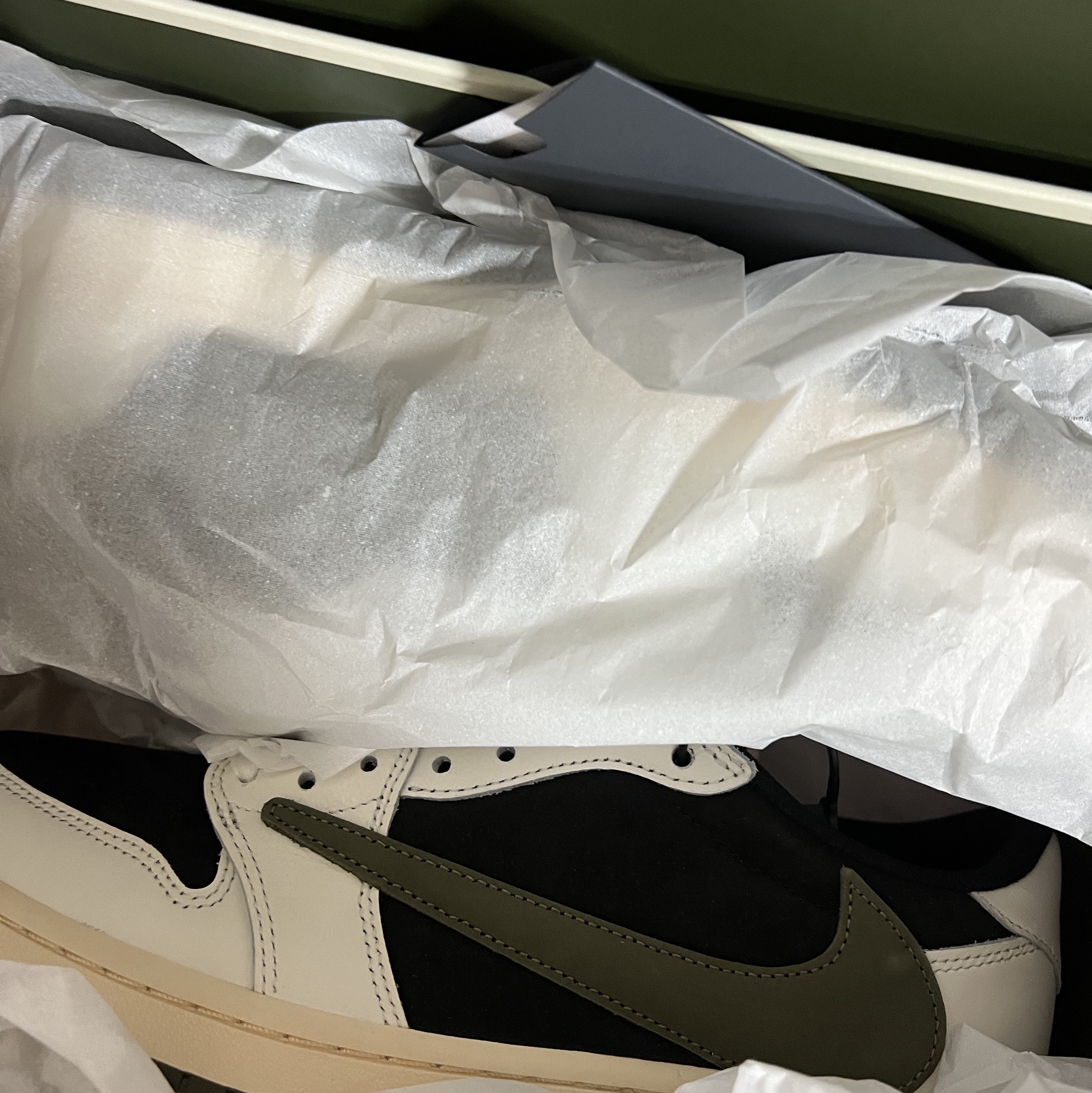 (W) Jordan 1 x Travis Scott Retro Low OG SP Medium Olive 착용 스타일