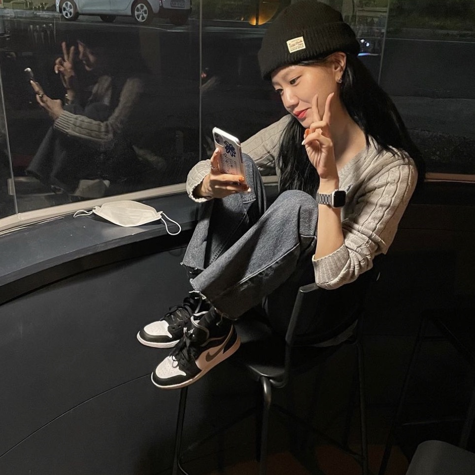 (GS) Jordan 1 Low Black Particle Grey 착용 스타일