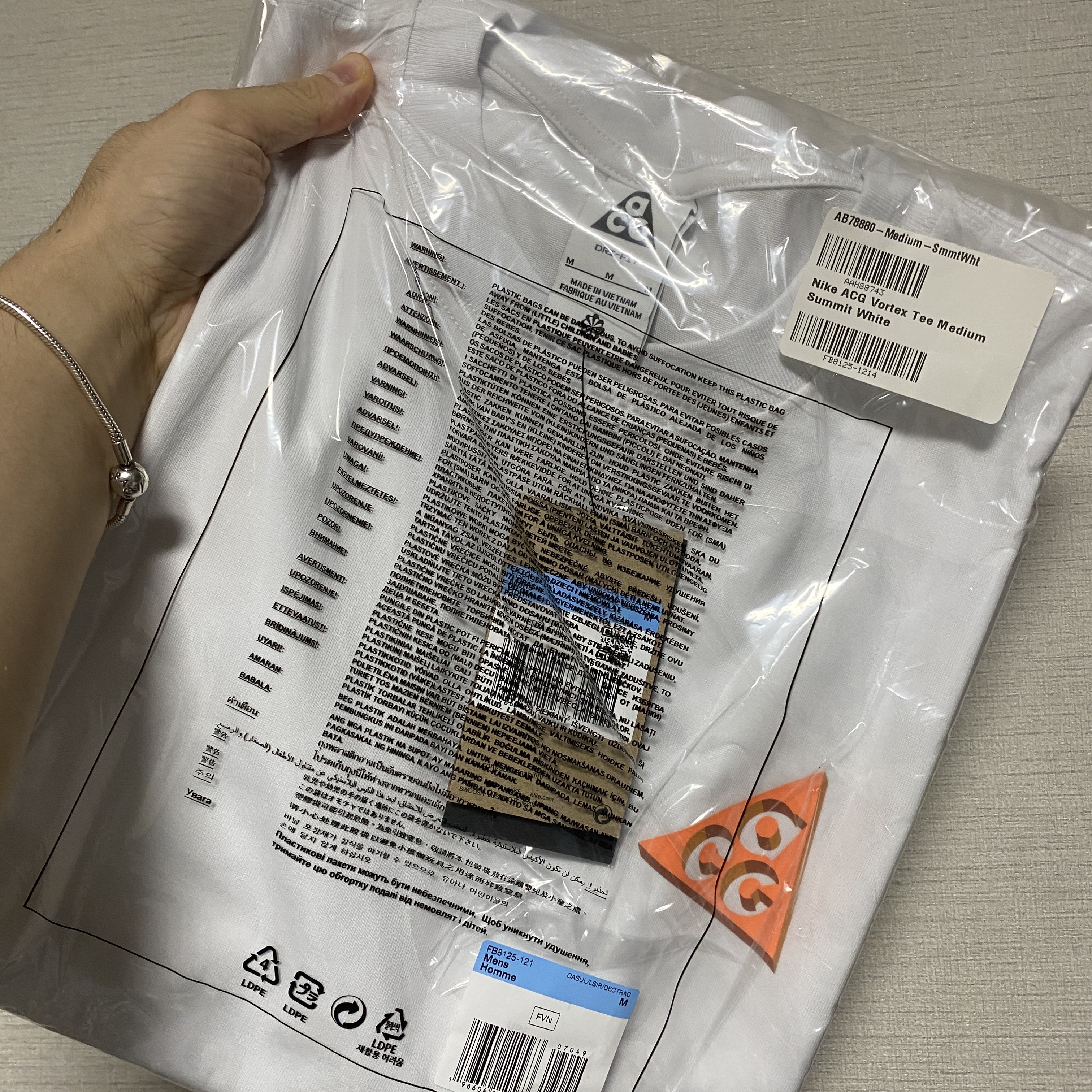 Nike ACG Vortex T-Shirt Summit White - US/EU 착용 스타일