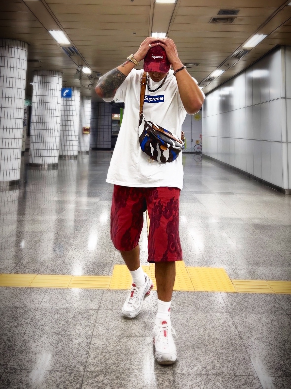 Supreme Flames Jacquard Denim Camp Cap Washed Red - 23SS, Supreme Flames Jacquard Baggy Denim Shorts Washed Red - 23SS 착용 스타일