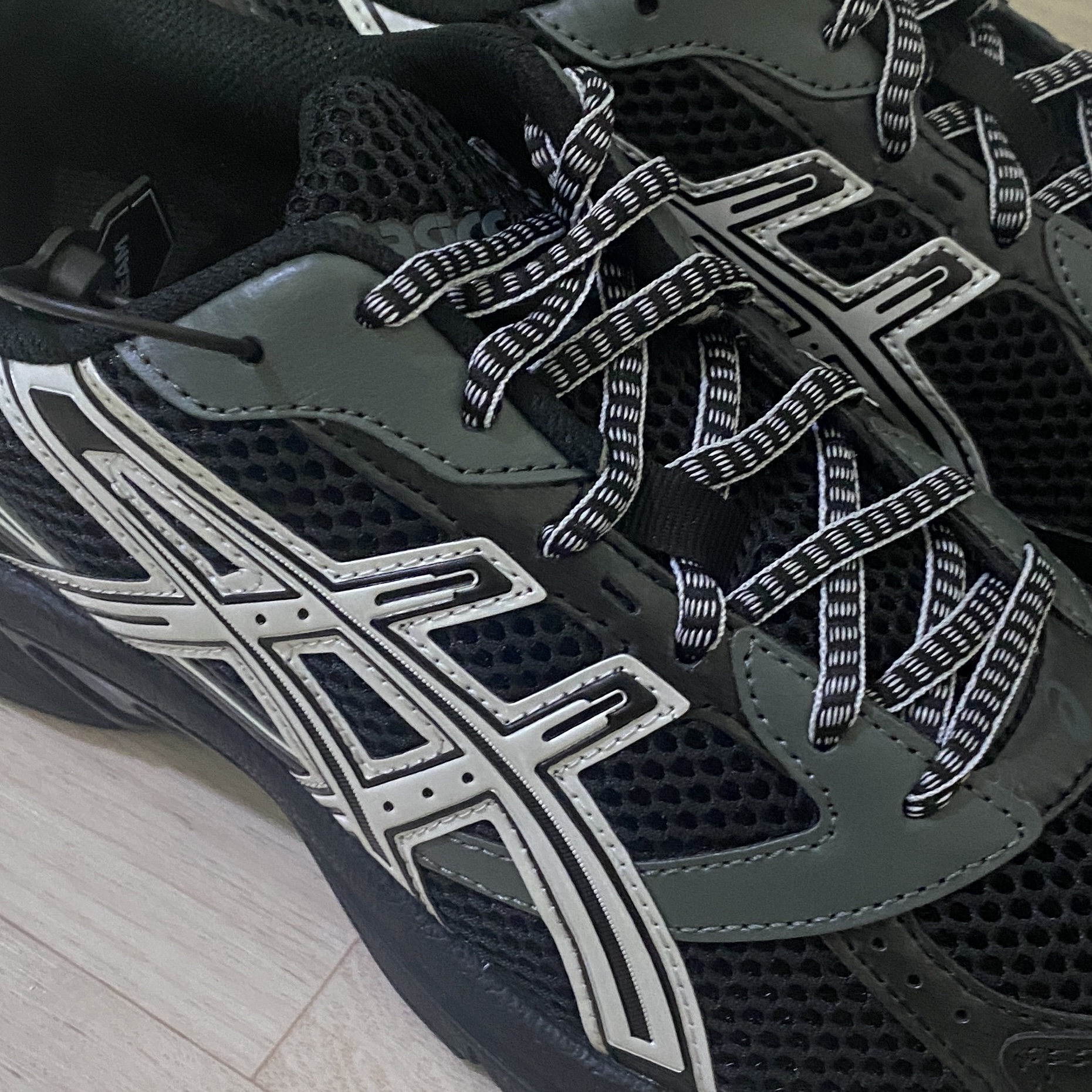 Asics Gel-1130 Black Glacier Grey - Folder Exclusive 착용 스타일