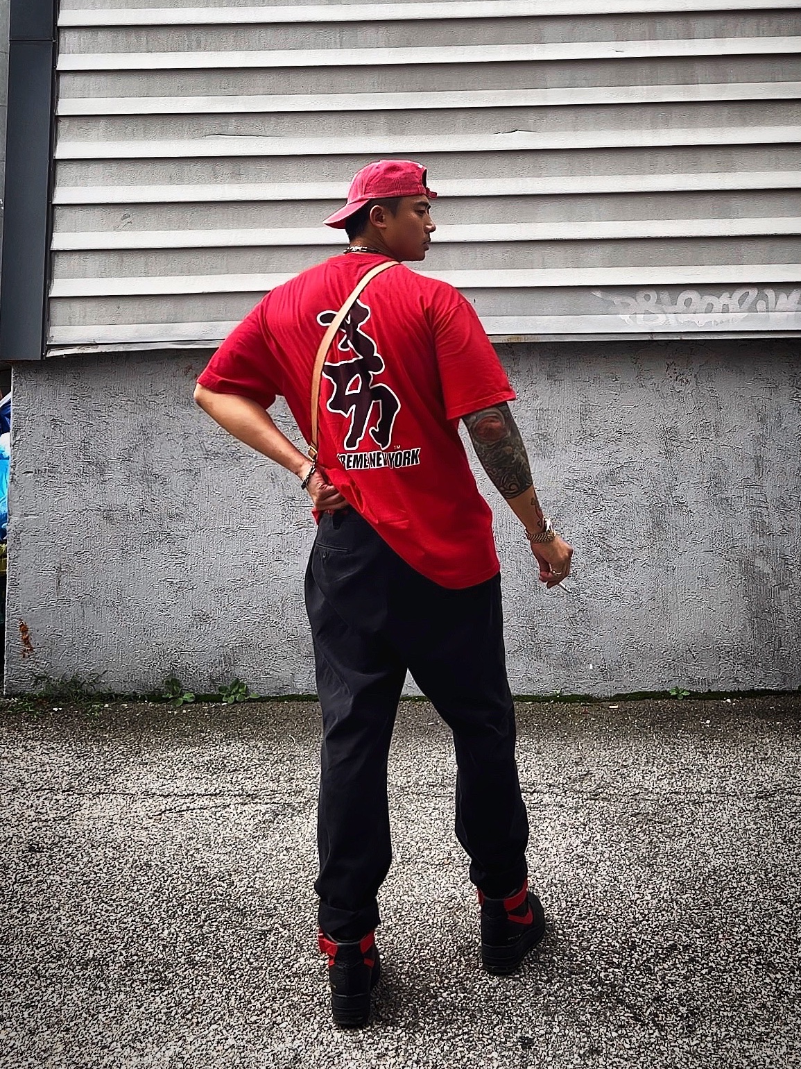 Supreme Pigment Canvas S Logo 6-Panel Red - 23SS, Supreme x MLB Kanji Teams T-Shirt Yankees Red - 22FW 착용 스타일 - 2