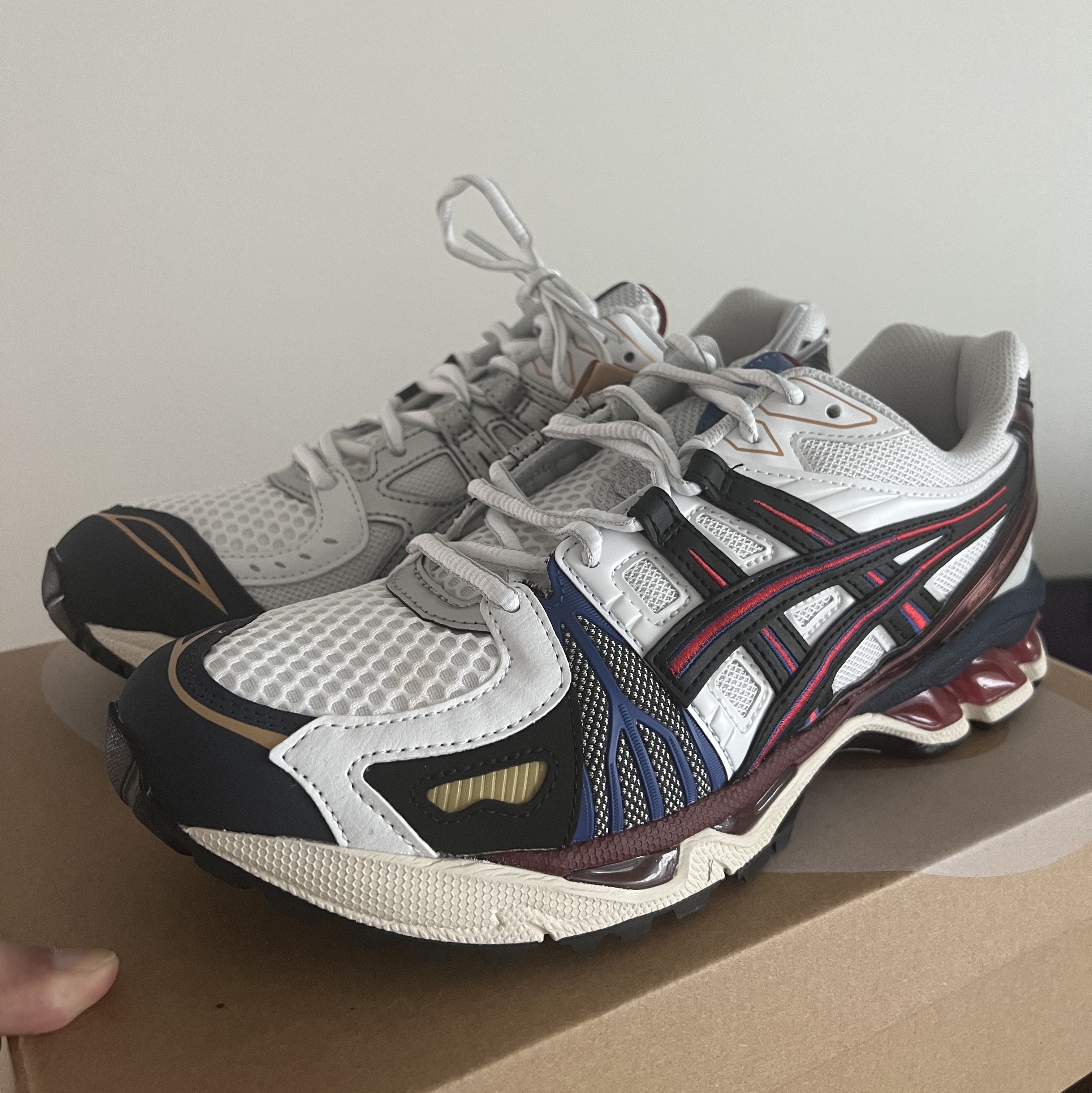 Asics Gel-Kayano Legacy White Black 착용 스타일