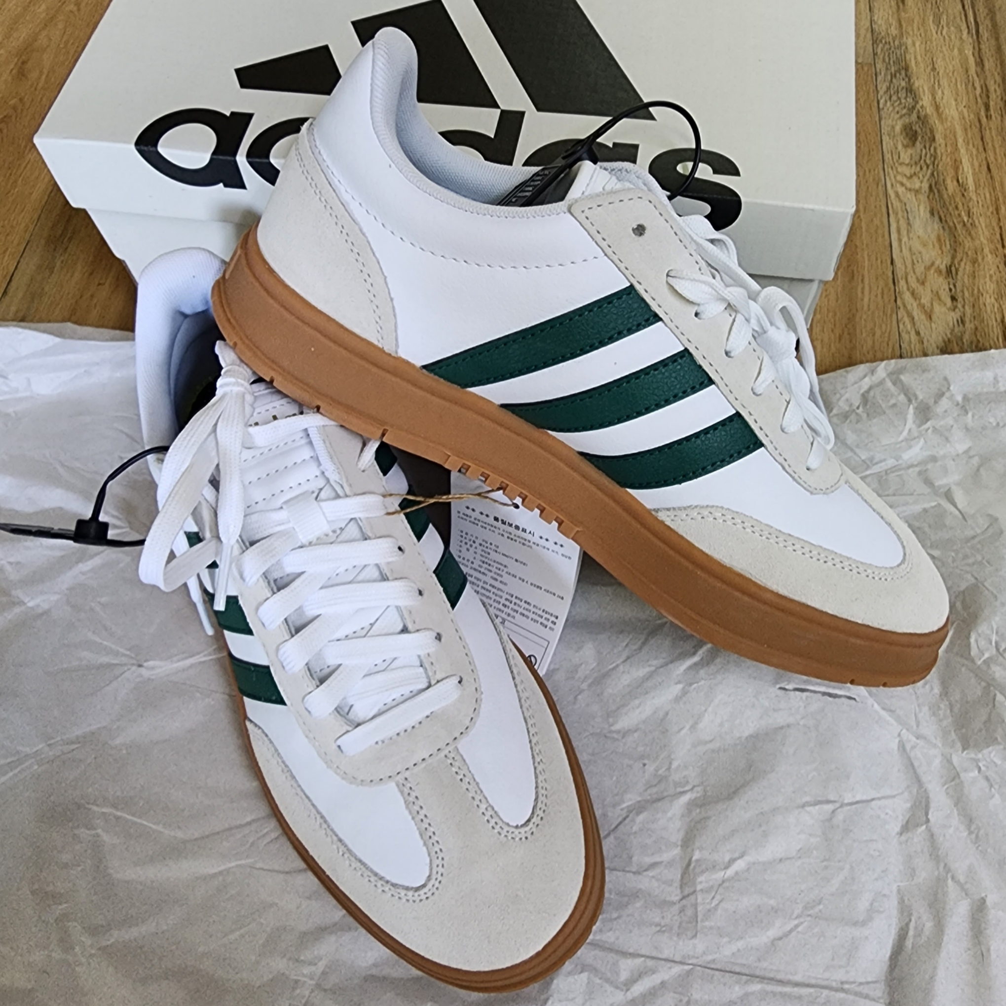 Adidas Gradas Collegiate Green 착용 스타일