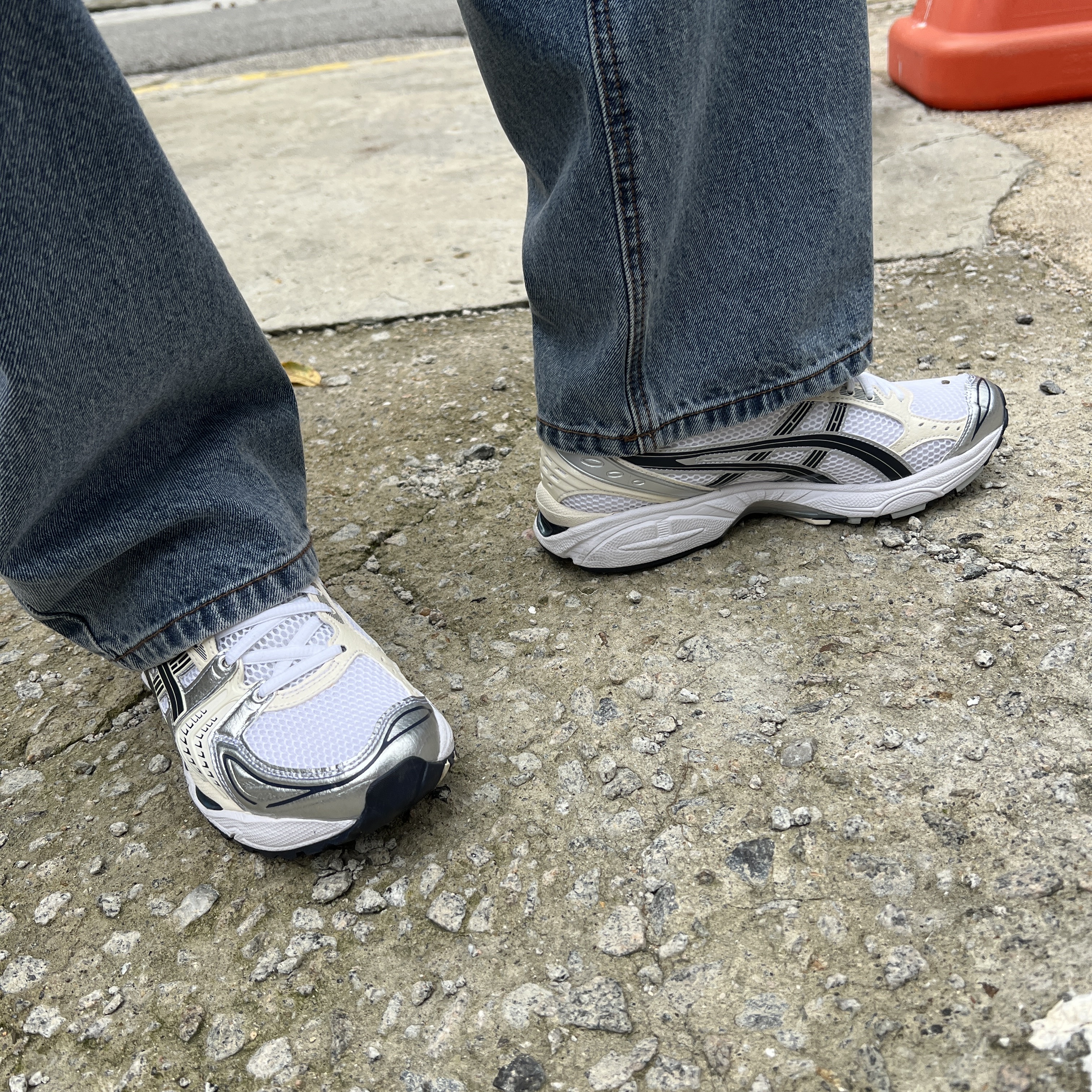 (W) Asics Gel-Kayano 14 White Midnight 착용 스타일