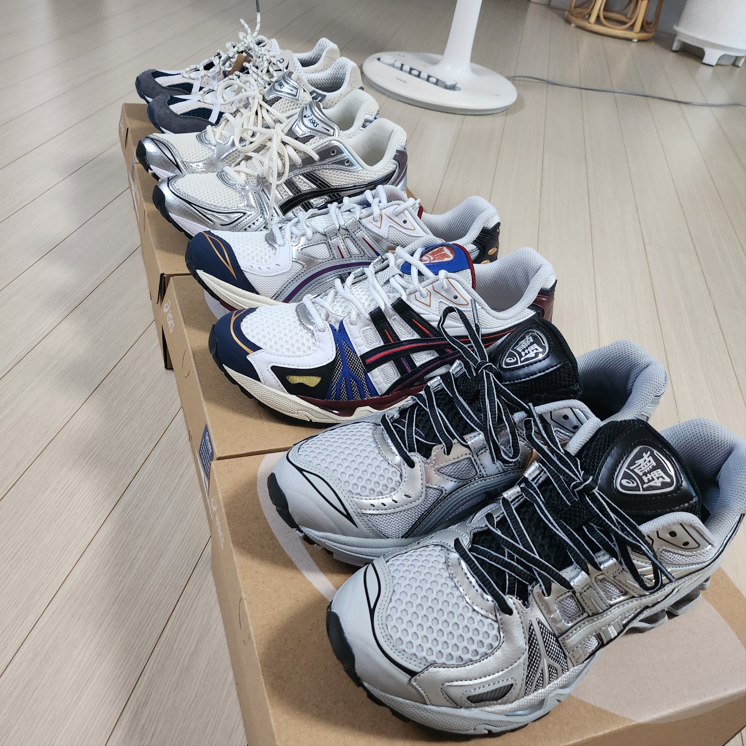 Asics Gel-Kayano Legacy Pure Silver, Asics Gel-Kayano 14 Cream Black 착용 스타일