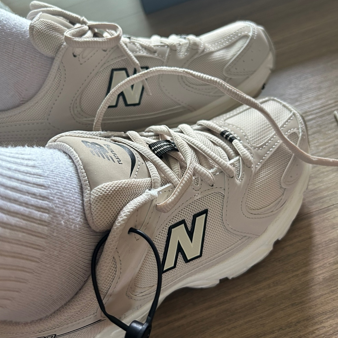 New Balance 530 Ivory 착용 스타일 - 2