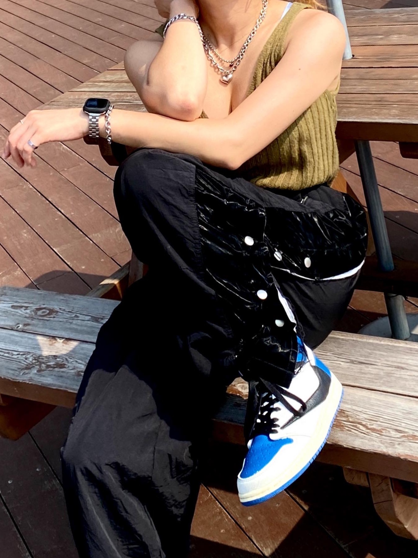 Jordan 1 x Travis Scott x Fragment Retro High OG SP Military Blue, Supreme Washed Chino Twill Camp Cap Black 착용 스타일 - 3