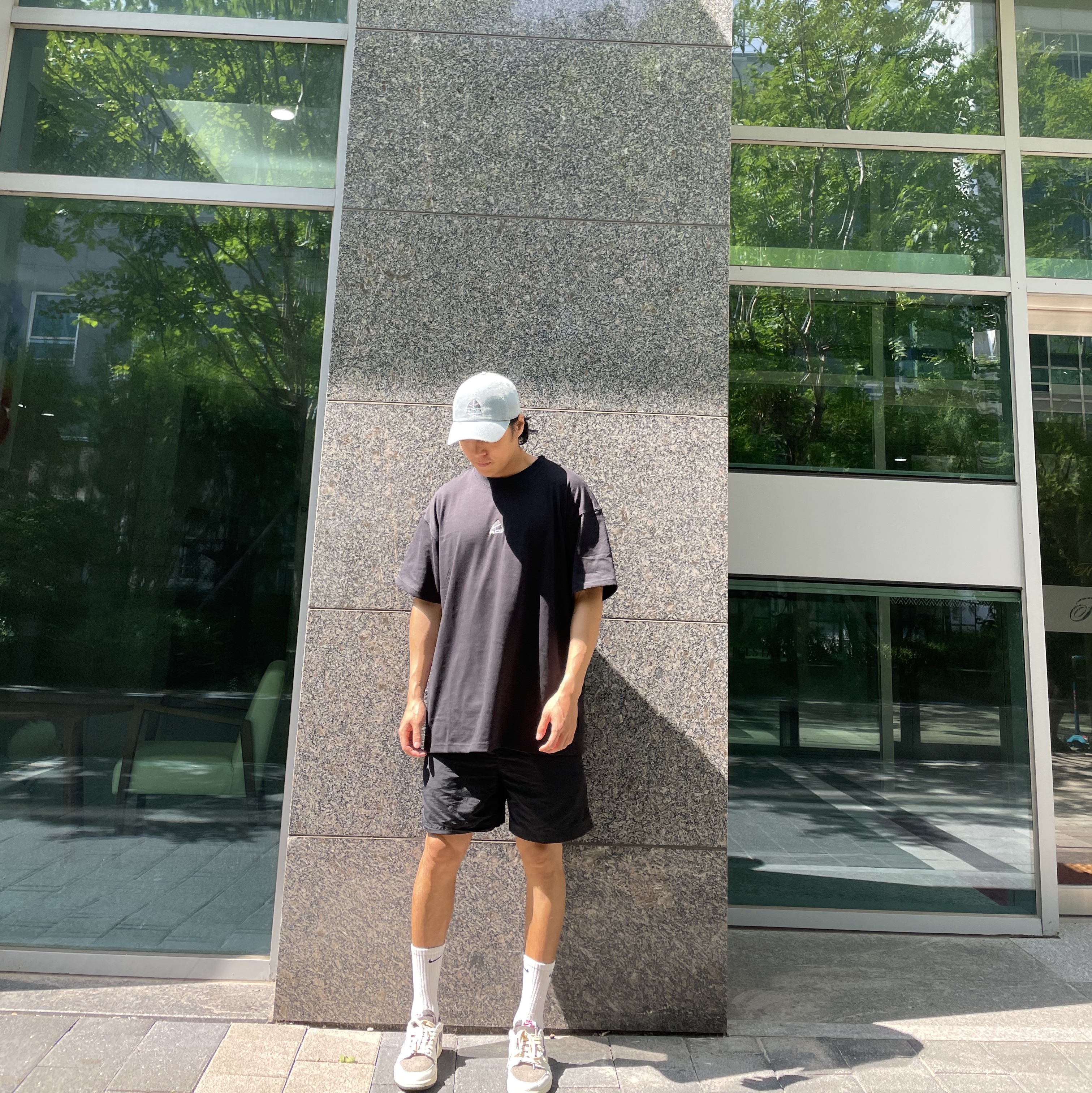 Supreme x Nike ACG Denim 6-Panel Washed Blue - 22FW, Nike ACG LBR Lungs T-Shirt Black - US/EU 착용 스타일 - 2