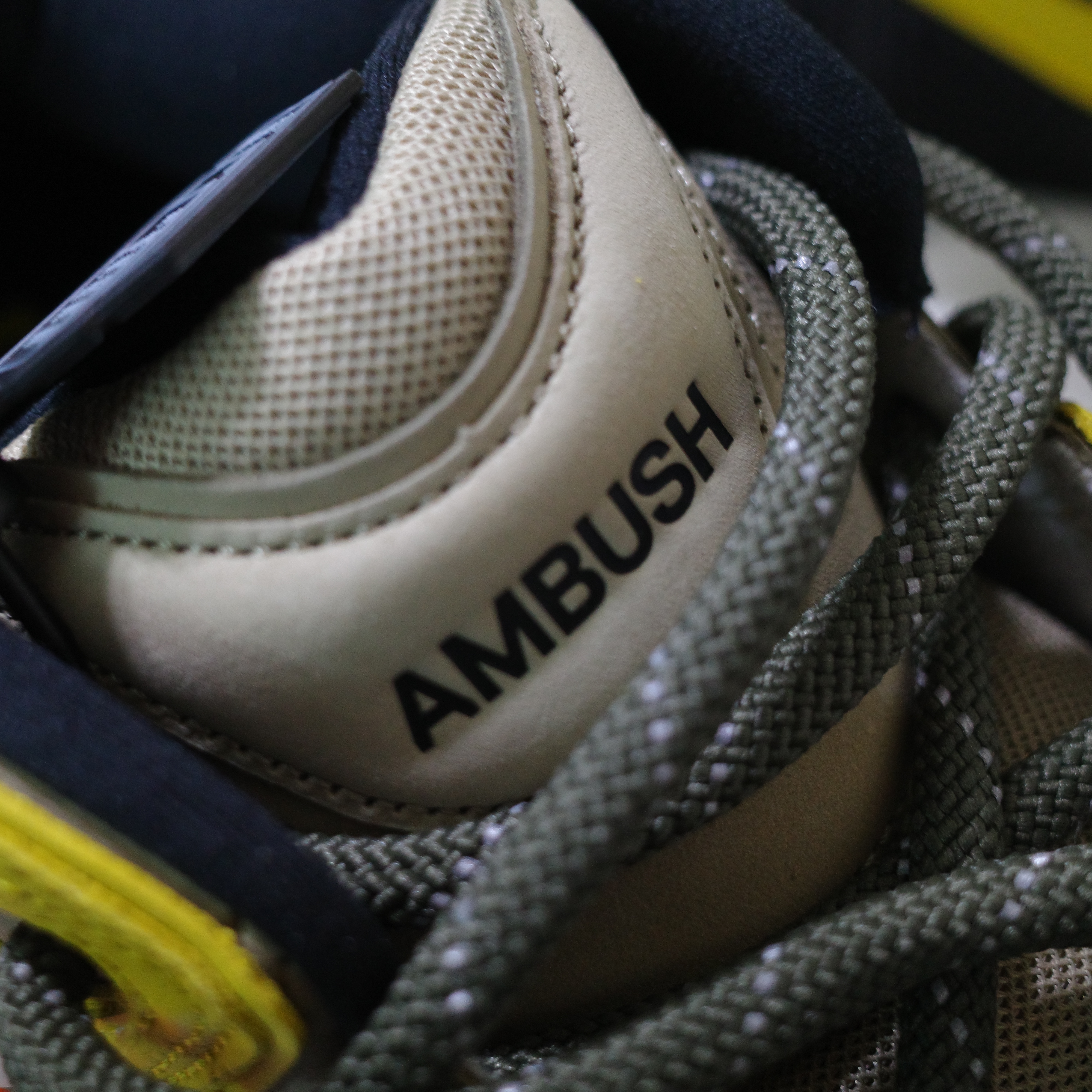 Nike x Ambush Air More Uptempo Low Vivid Sulfur and Limestone 착용 스타일 - 3