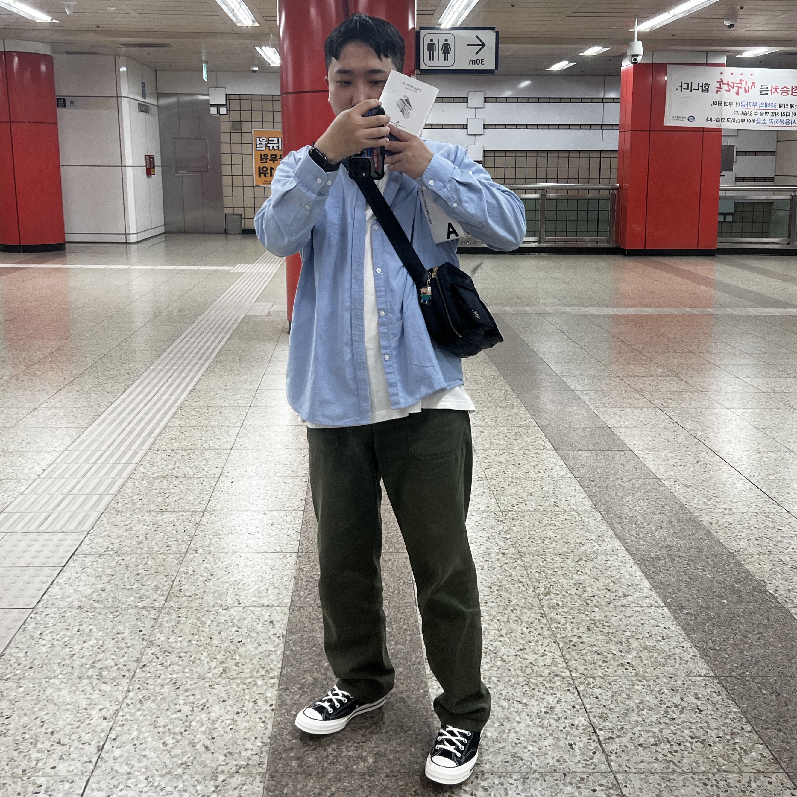 Porter Tanker Shoulder Bag S Iron Blue, Converse Chuck 70 Ox Black - Standard 착용 스타일