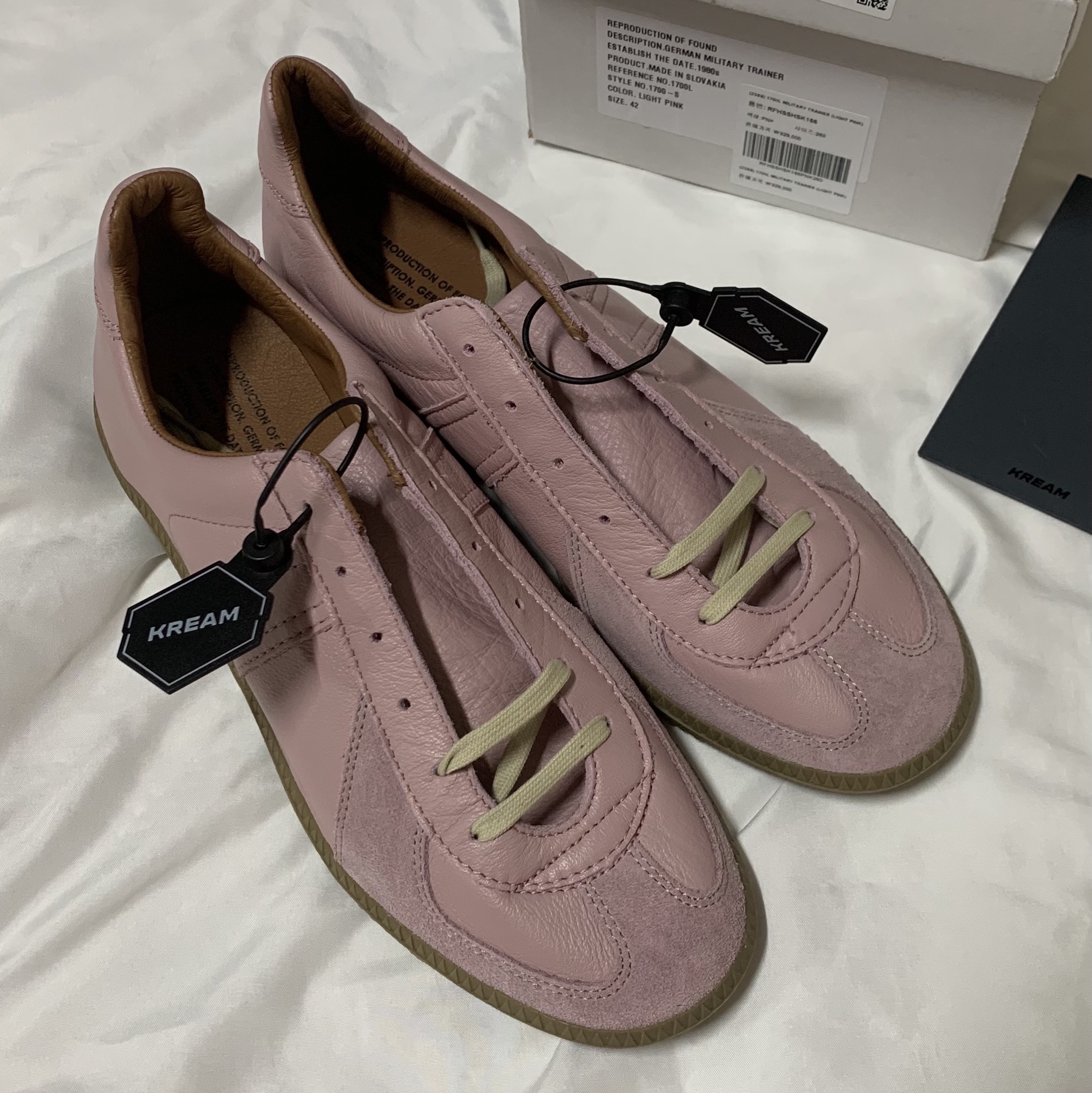 Reproduction of Found German Military Trainer 1700L Light Pink 착용 스타일