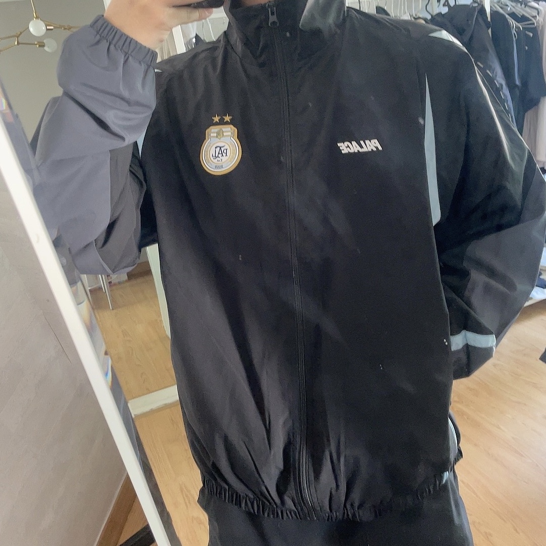Palace Pro Shell Jacket Black - 23FW 착용 스타일