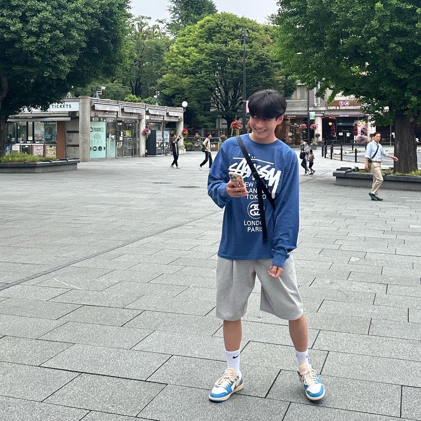 Stussy World Tour LS T-Shirt Midnight, Jordan 1 Low SE Tokyo 96 착용 스타일