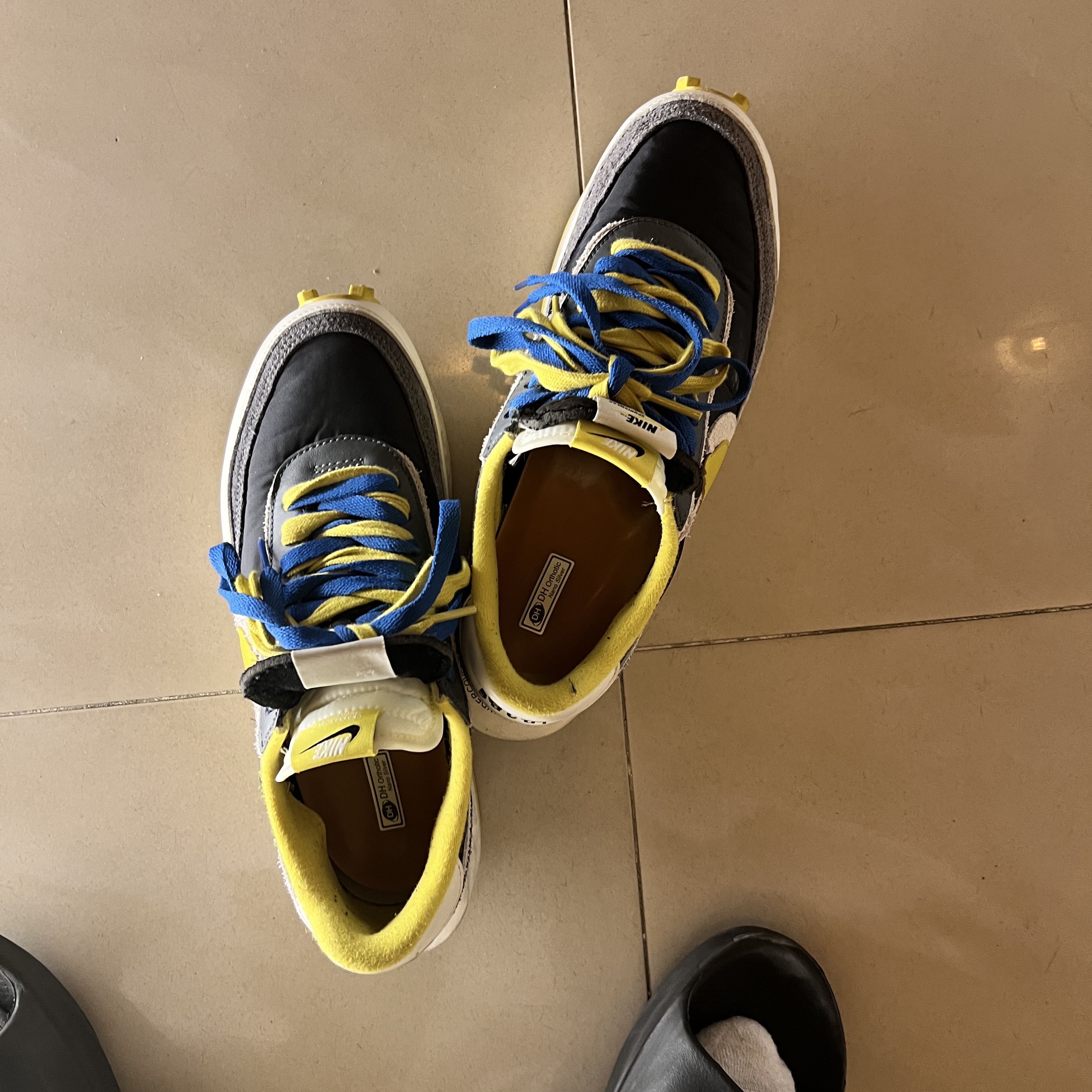 Nike x Sacai x Undercover LDWaffle Black Bright Citron 착용 스타일