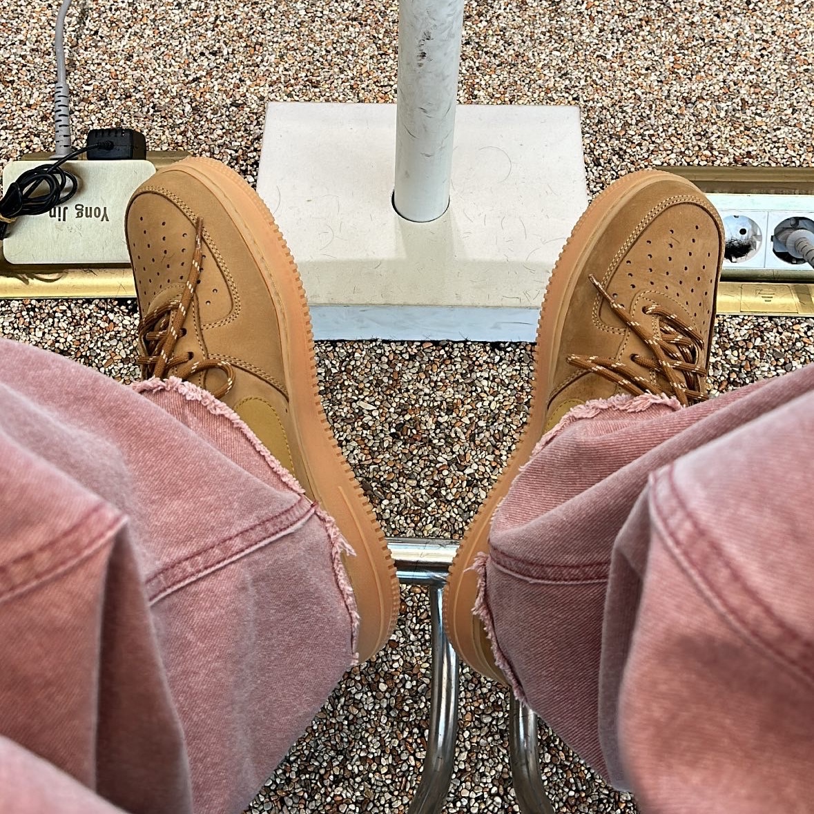 Nike Air Force 1 '07 WB Flax 착용 스타일