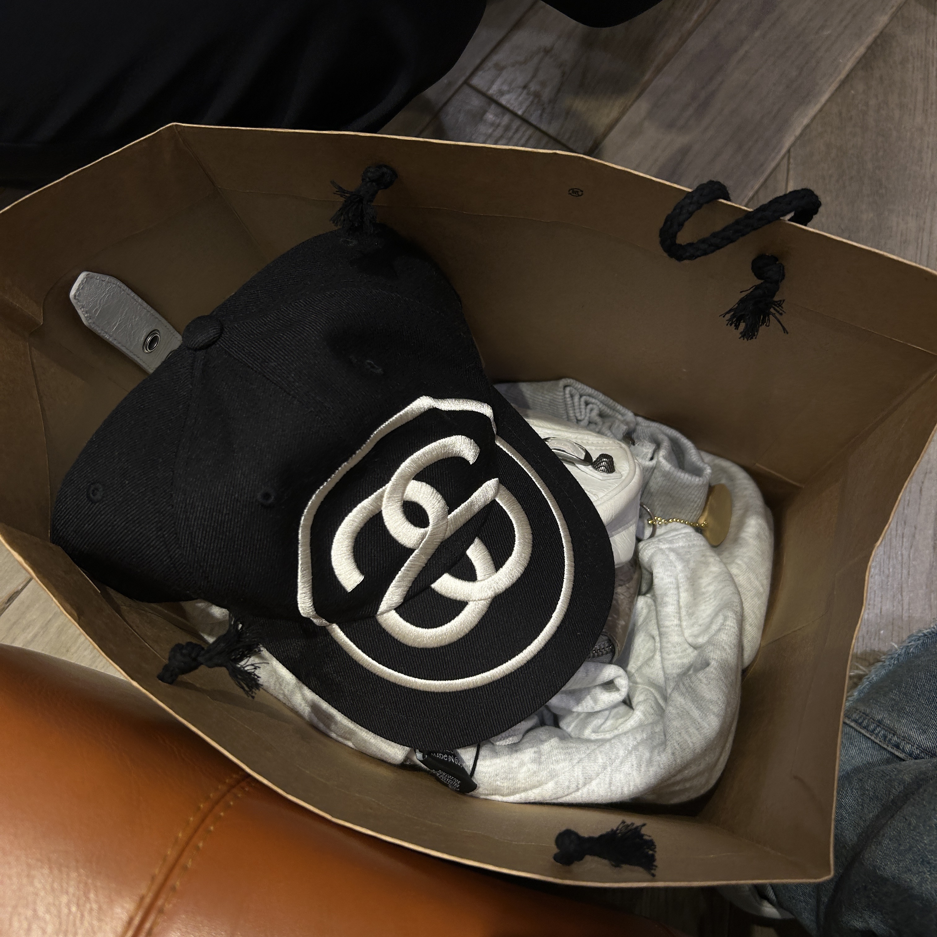 Stussy Big Link Low Pro Strapback Cap Black, Vans Vault x Comme des Garcons Girl OG Era LX Ribbon Pink 착용 스타일 - 5