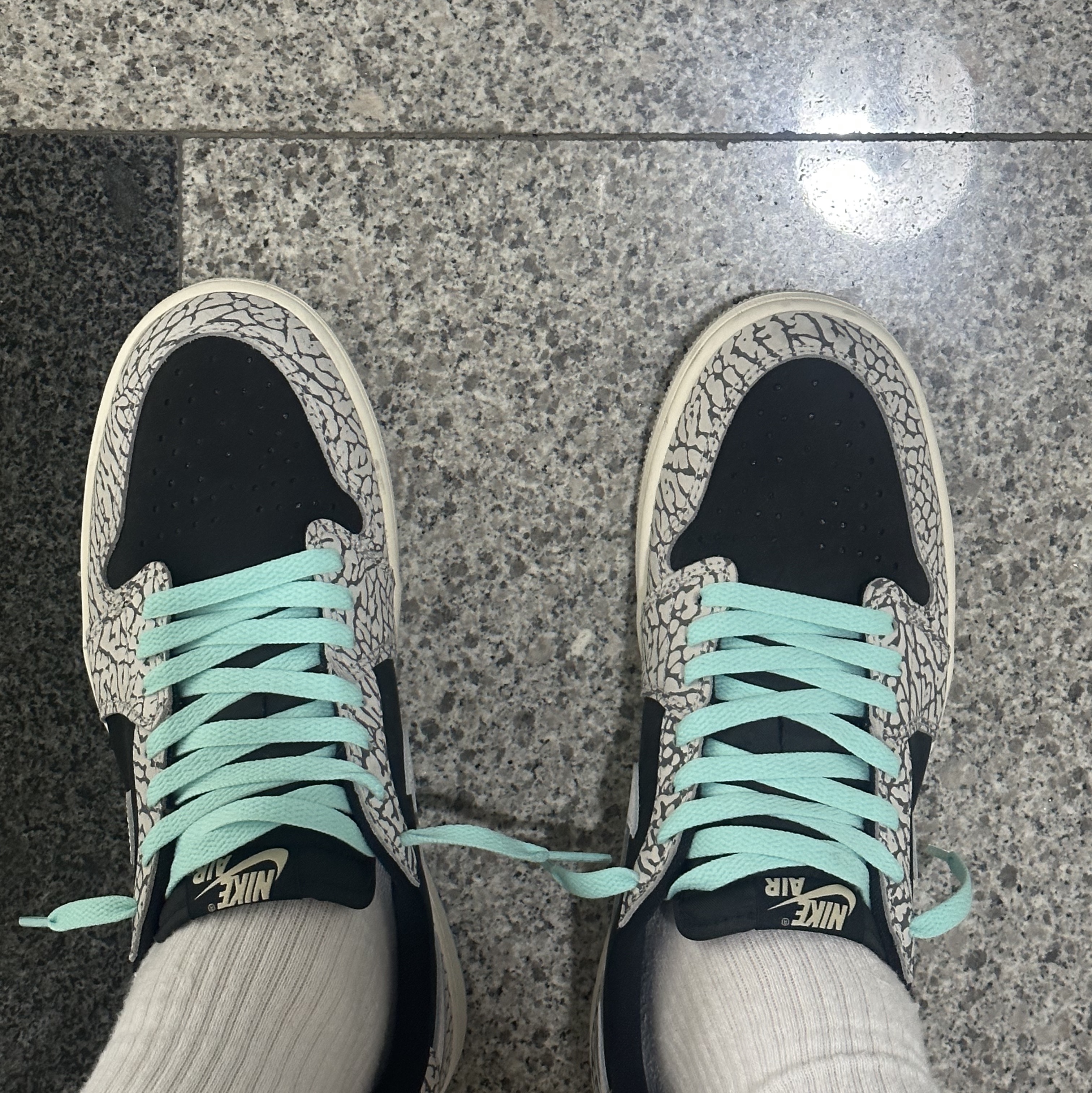 Jordan 1 Retro Low OG Black Cement 착용 스타일