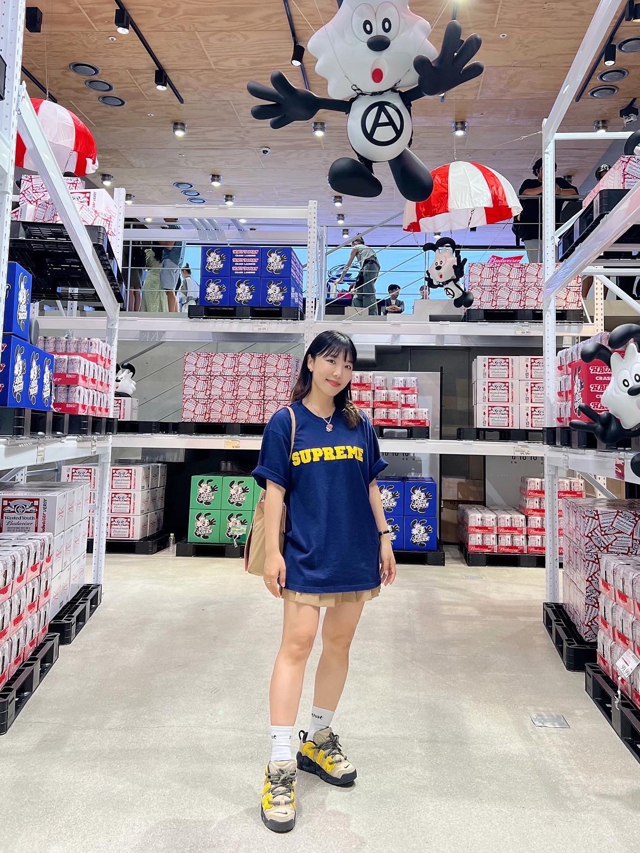 Nike x Ambush Air More Uptempo Low Vivid Sulfur and Limestone, Supreme Collegiate S/S Top Navy - 23FW 착용 스타일 - 1