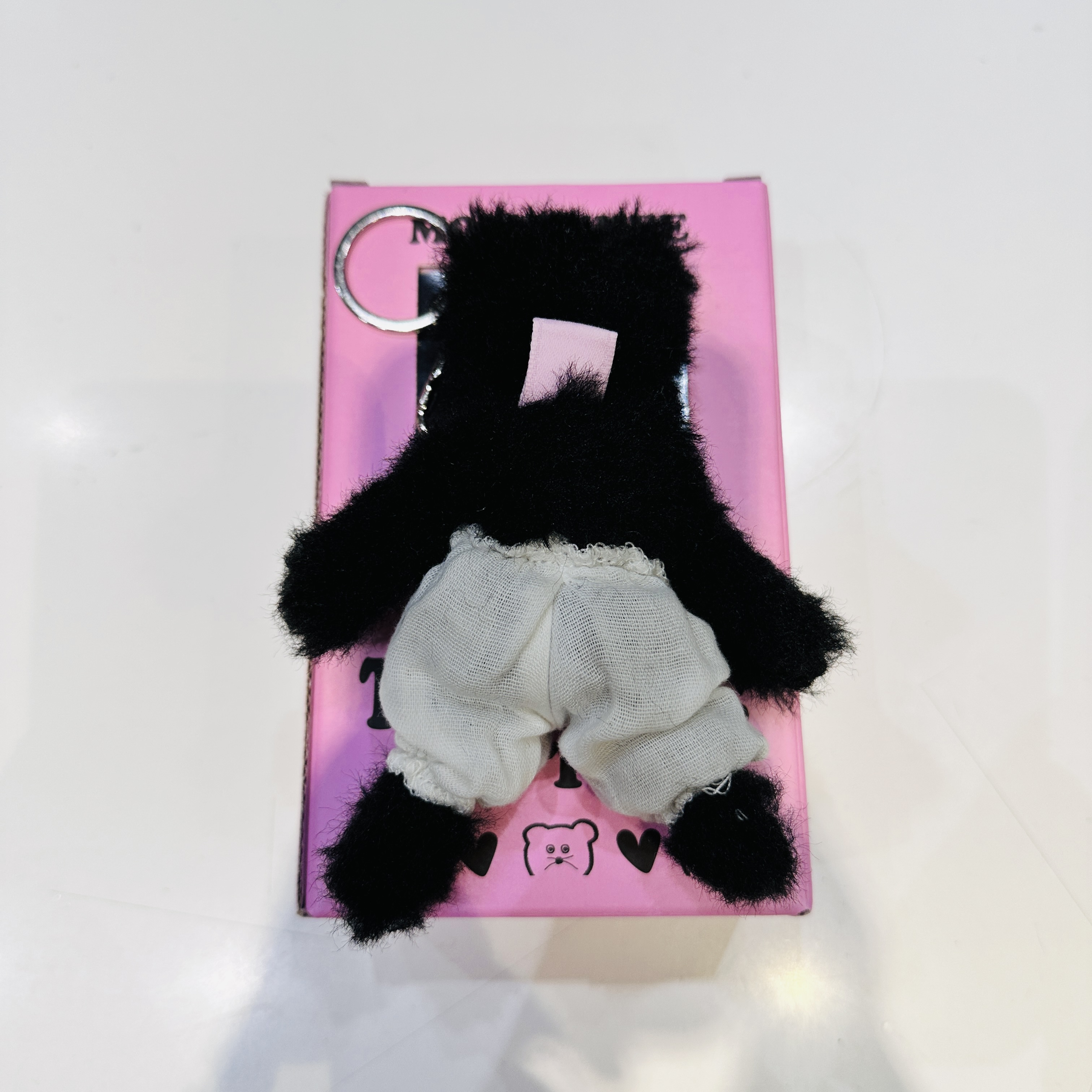Monamhee Beulpingi Keyring with White Pants Black 착용 스타일 - 2