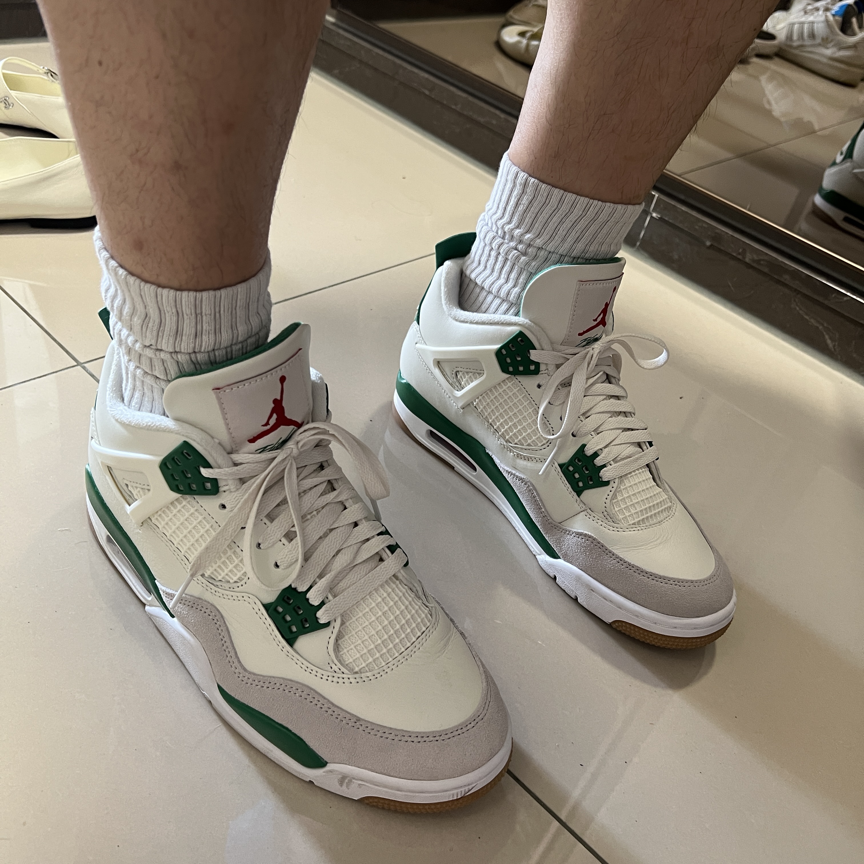 Jordan 4 x Nike SB Retro SP Pine Green 착용 스타일 - 2