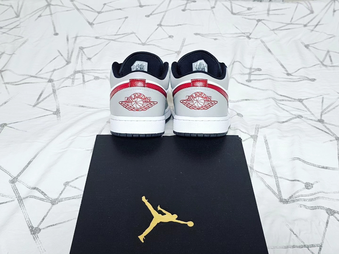 Jordan 1 Low Light Smoke Grey 착용 스타일 - 5