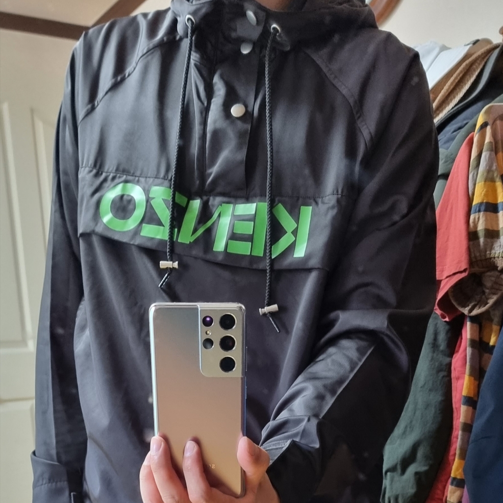Kenzo Windcheater Black 착용 스타일