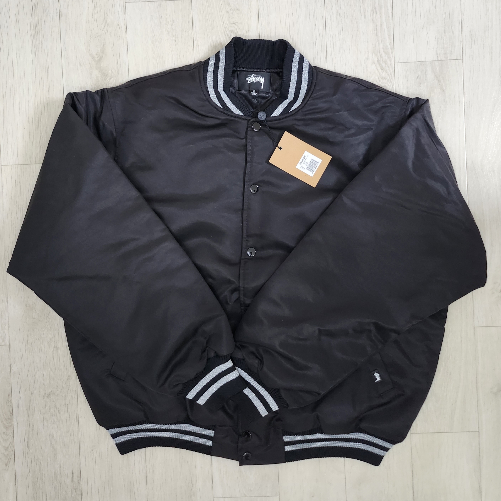 Stussy Sequins Satin Jacket Black 착용 스타일 - 2