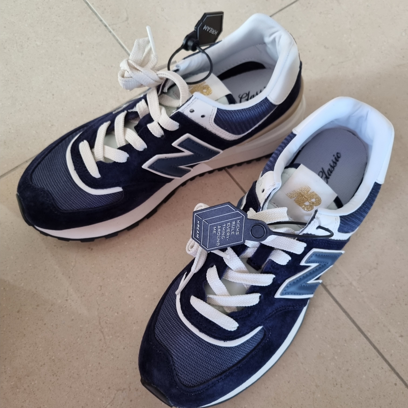 New Balance 574 Legacy Navy 착용 스타일