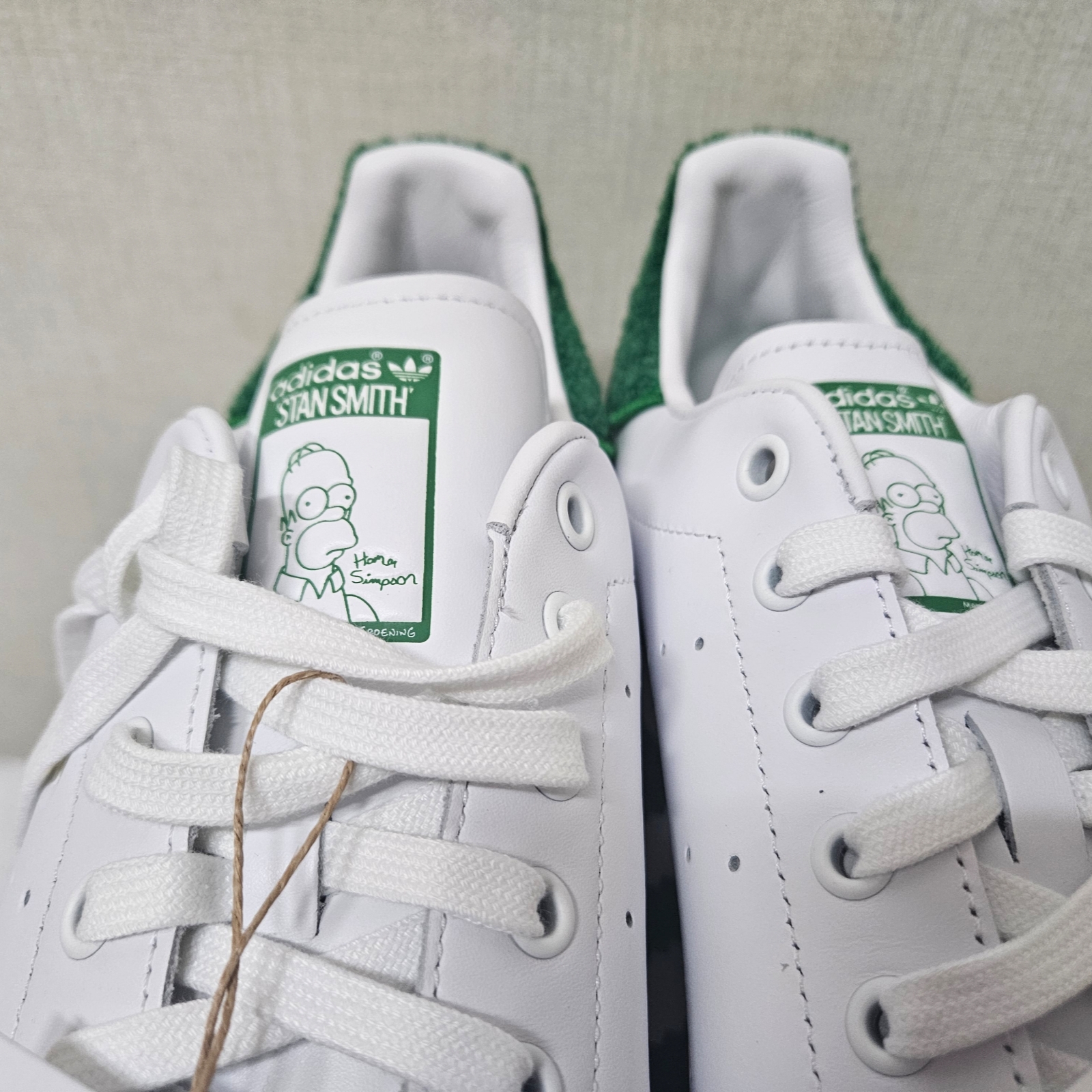 Adidas x The Simpsons Stan Smith Homer Simpson 착용 스타일 - 3