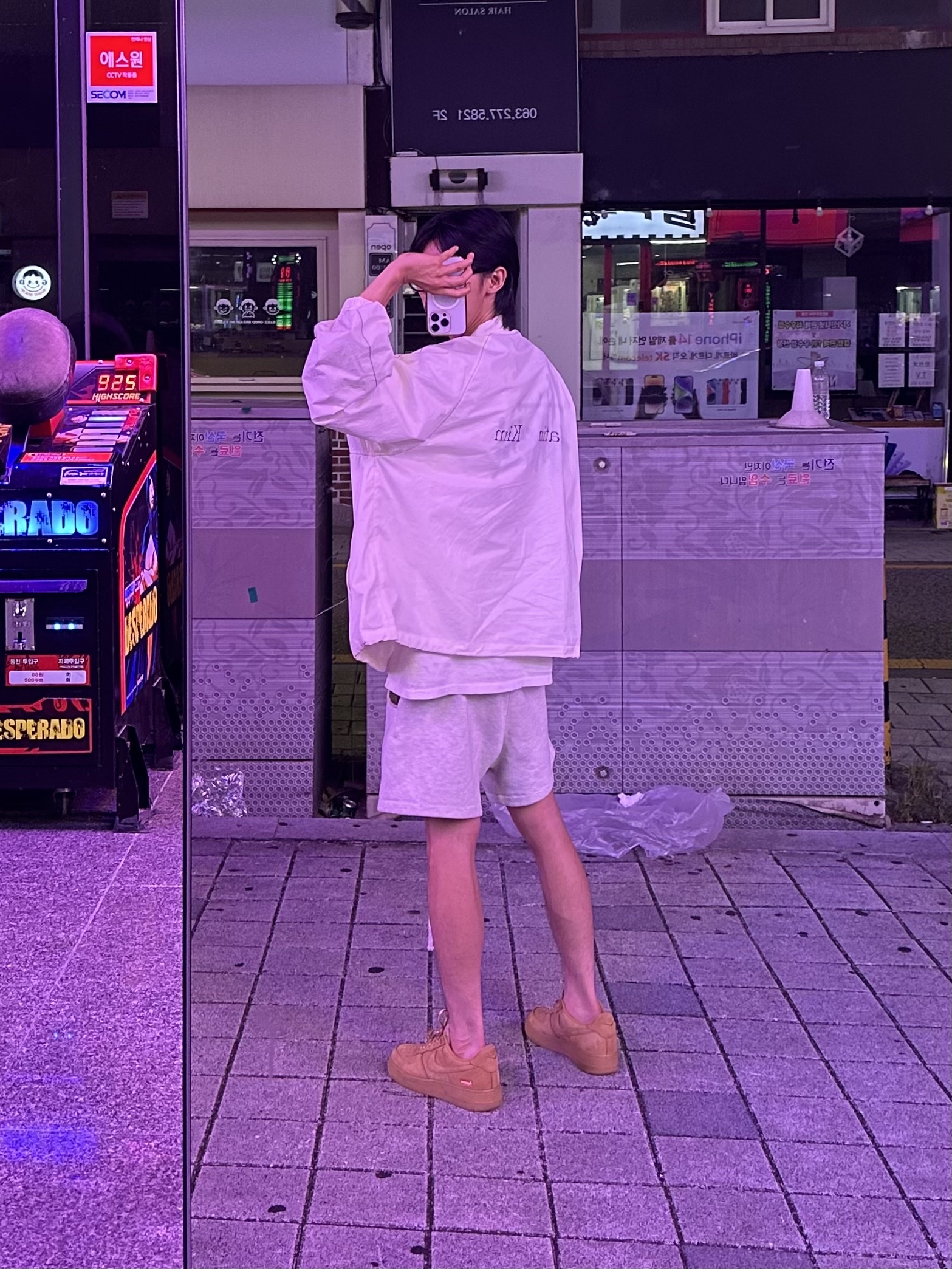 (W) Matin Kim Logo Coating Jumper Ivory, Essentials The Core Collection Sweatshorts Light Oatmeal 착용 스타일 - 2