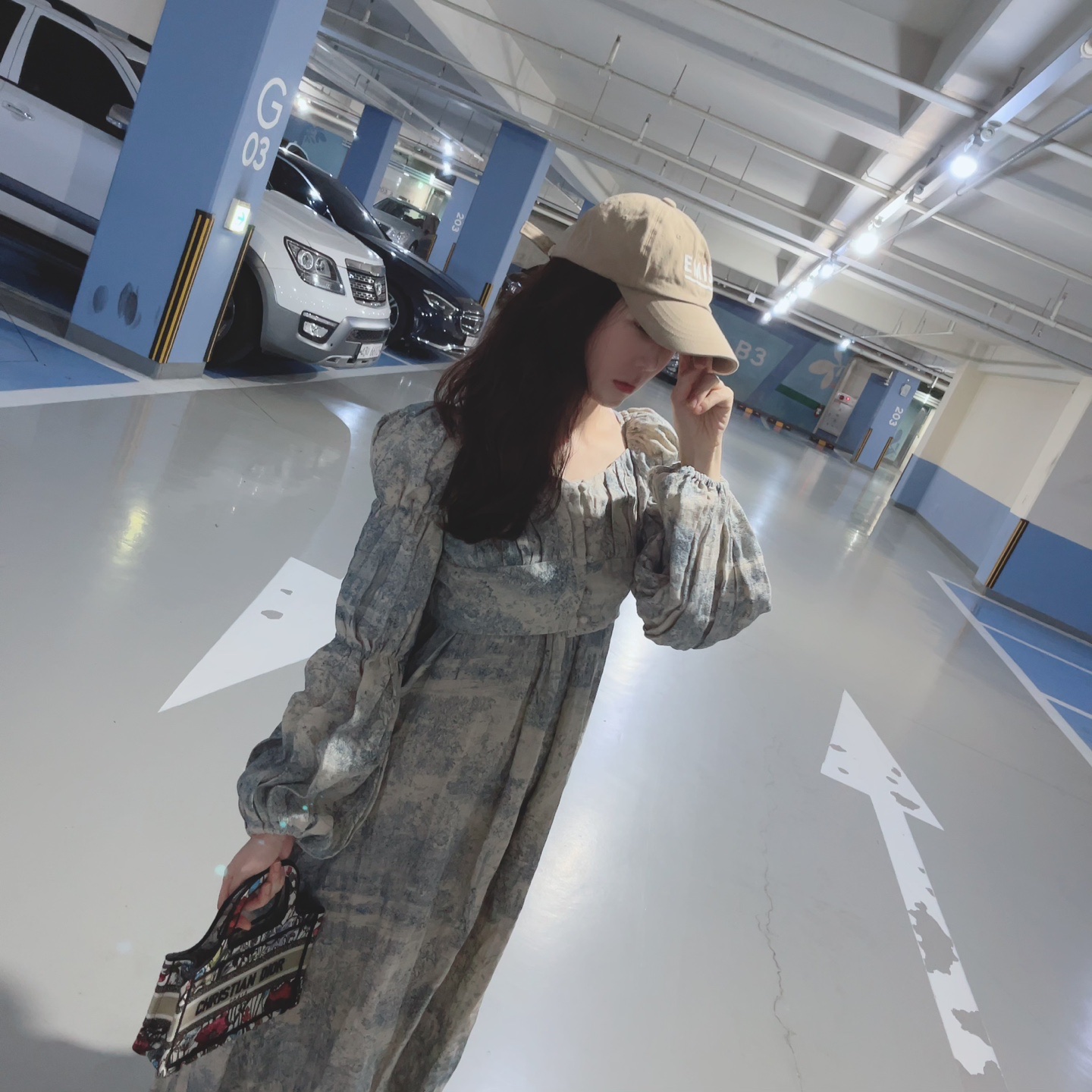 Emis EP11 Ball Cap Beige, Dior Mini Dior Book Tote Fuchsia Multicolor Toile De Jouy Voyage Embroidery 착용 스타일 - 3