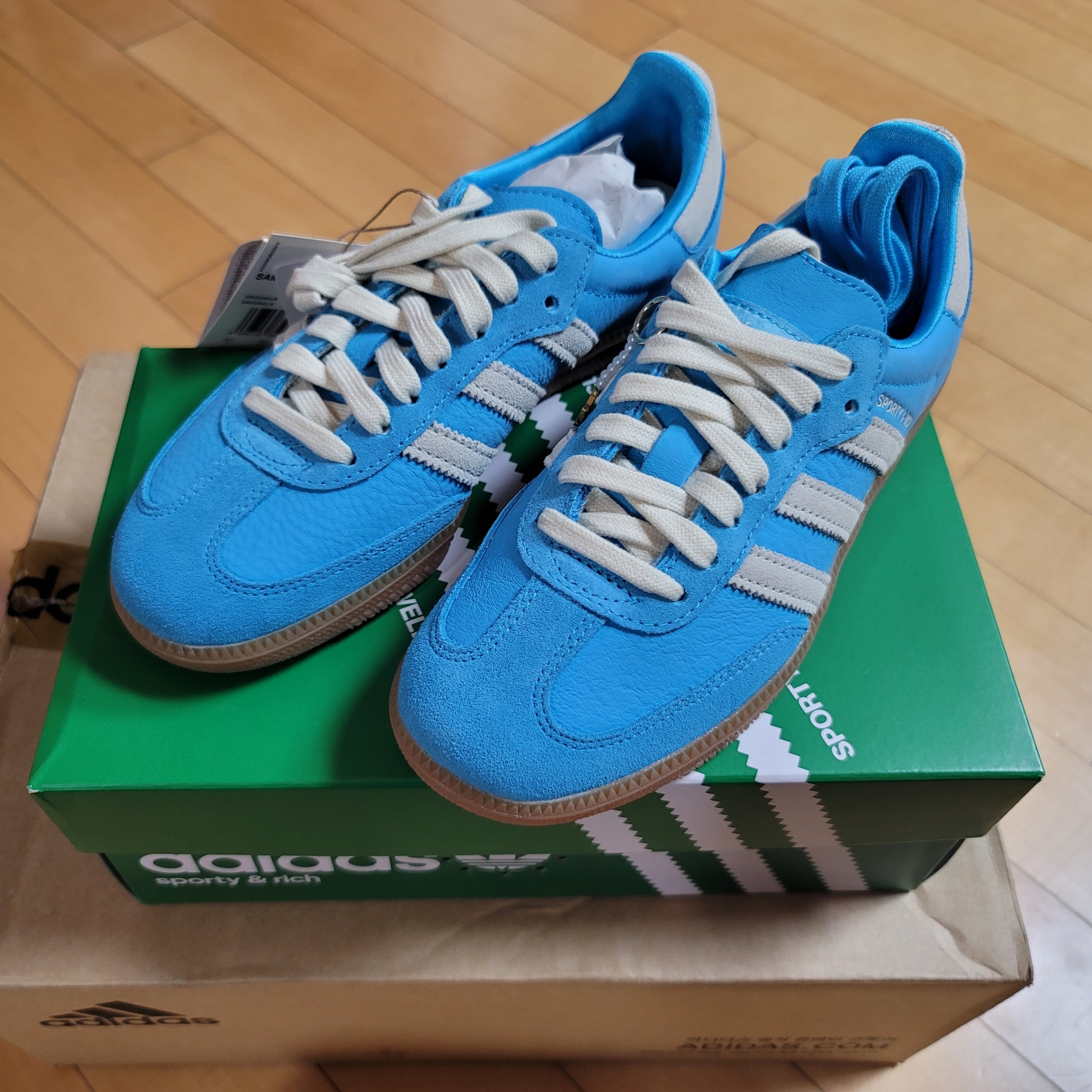 Adidas x Sporty & Rich Samba Blue Rush Cream White 착용 스타일 - 3